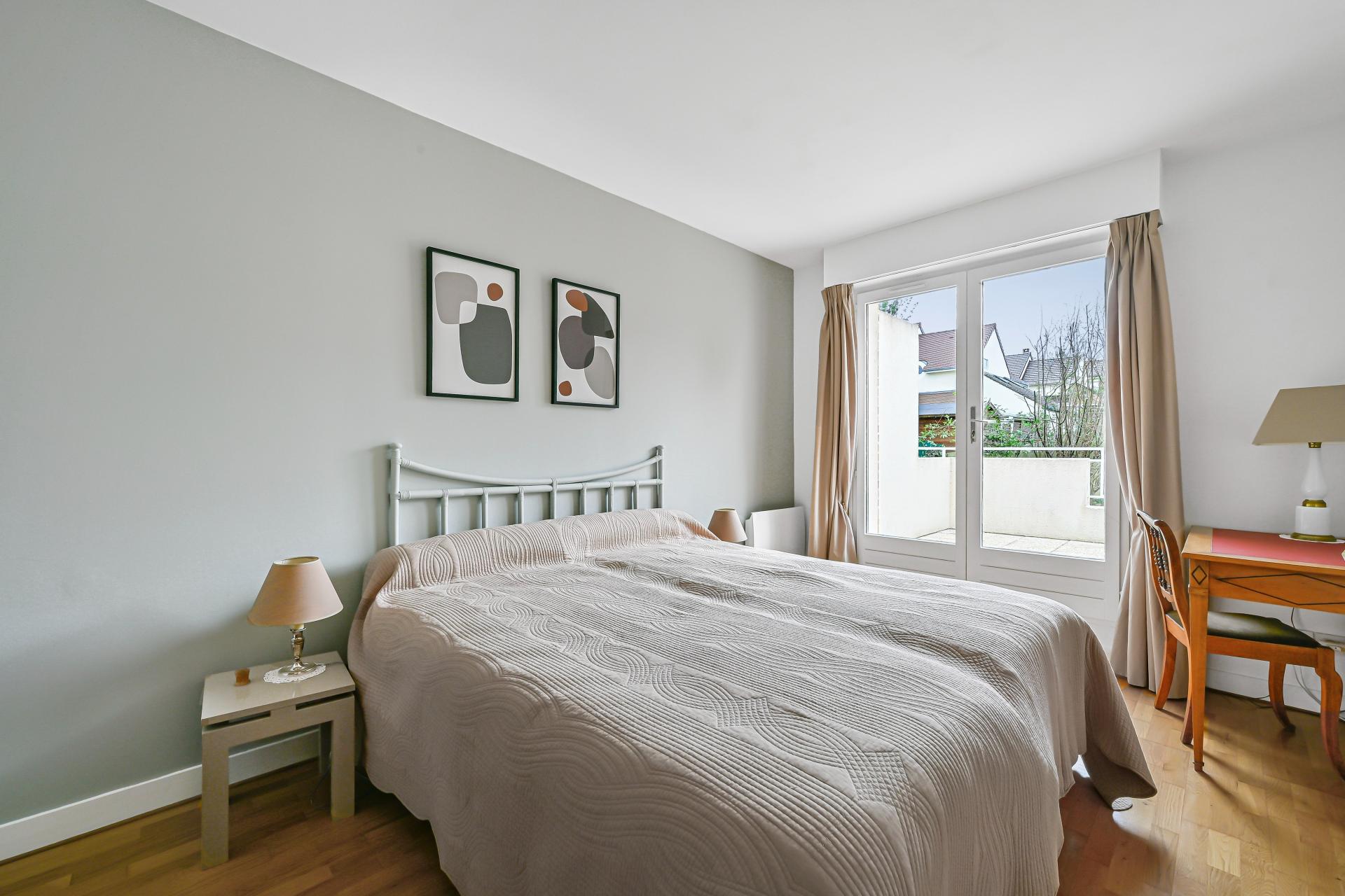 Photo 8 of the listing.