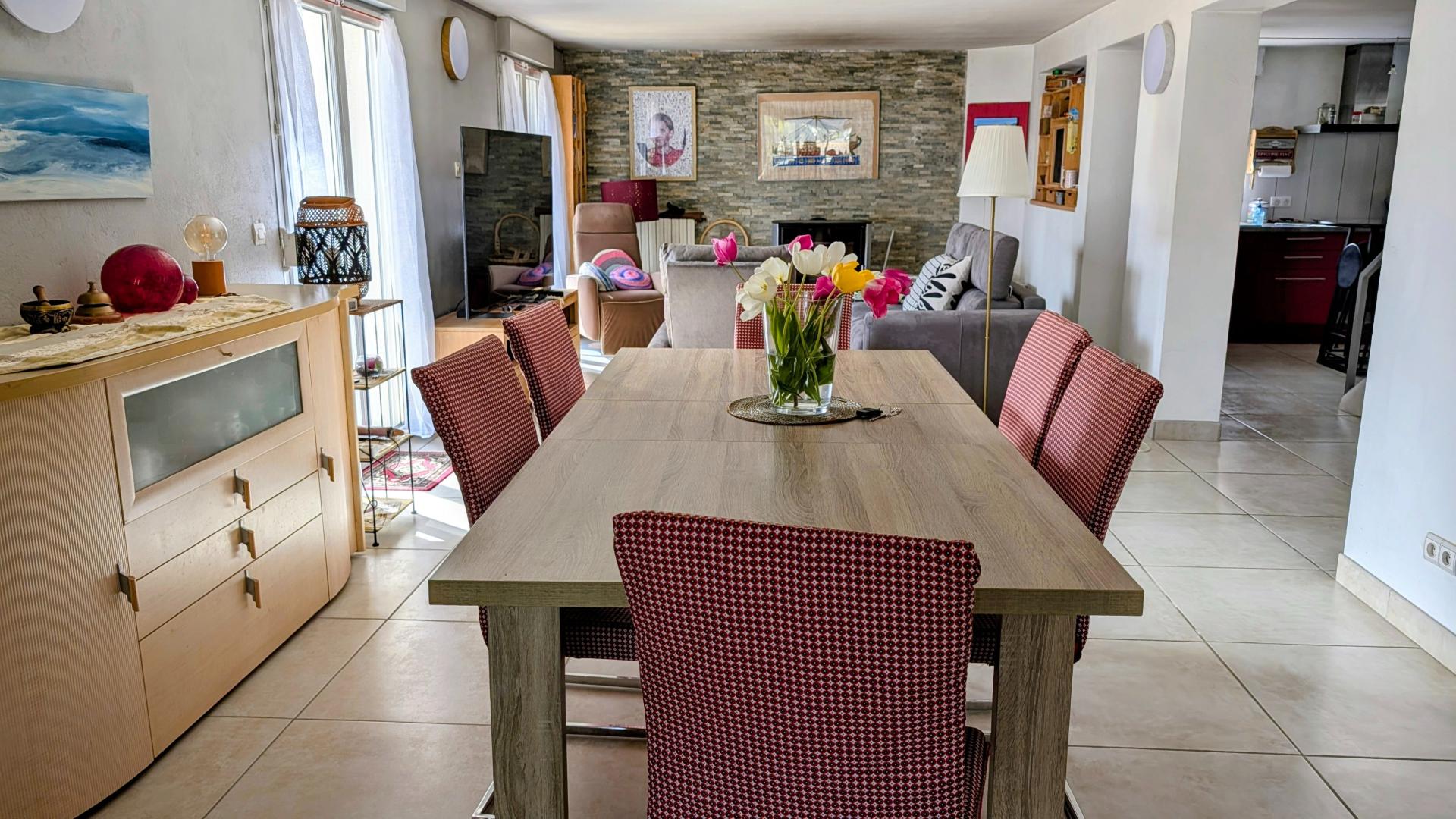 Photo 14 of the listing.