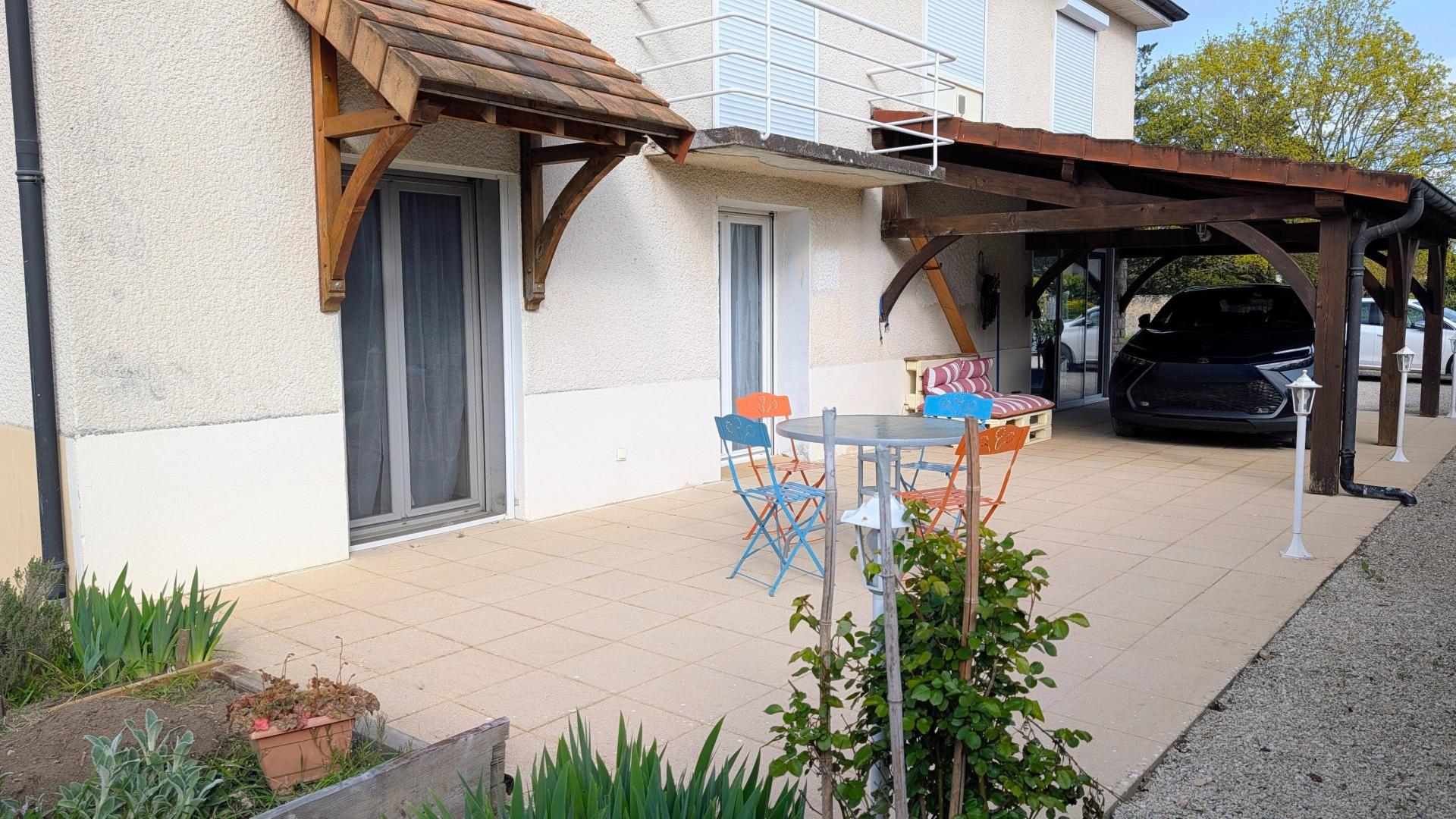 Photo 7 of the listing.