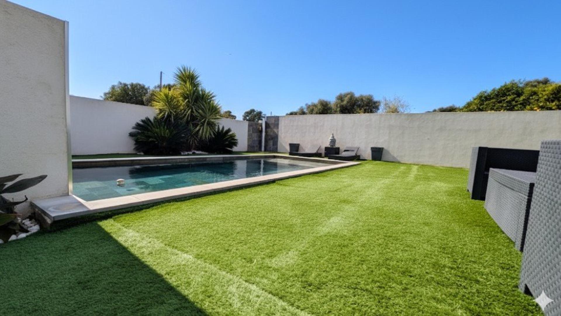 Photo 8 of the listing.