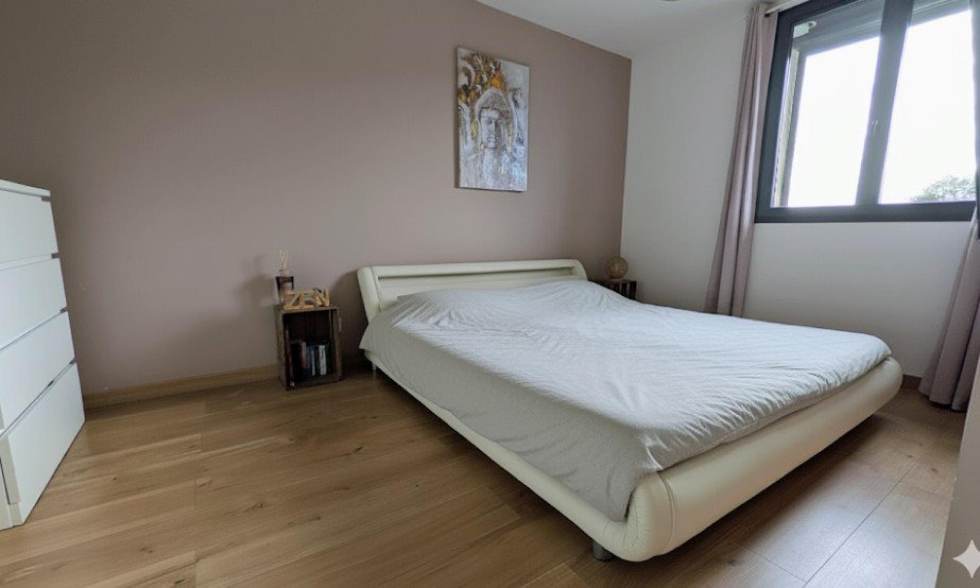 Photo 3 of the listing.