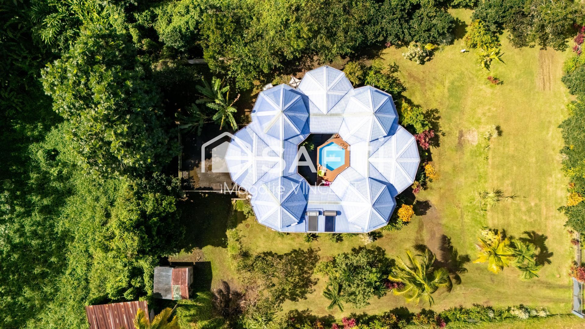 Maison à vendre à SAINTE-ROSE de 162m²