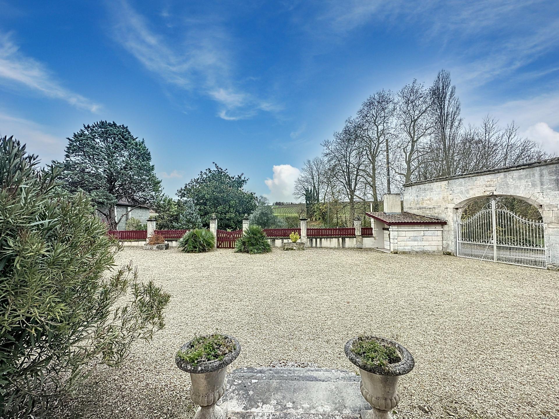 Photo 3 of the listing.