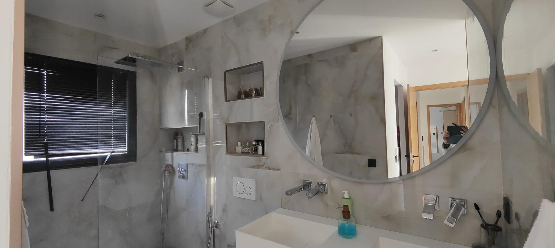 Photo 12 of the listing.