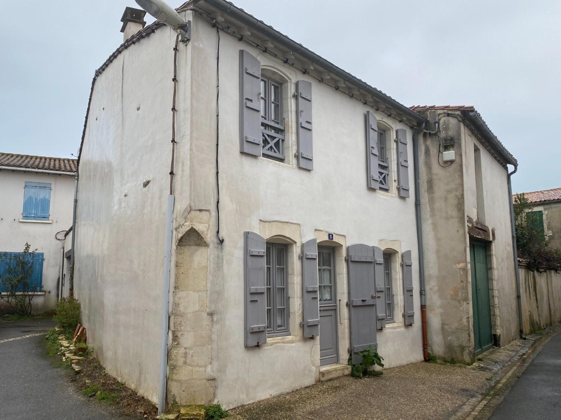 Photo 9 of the listing.