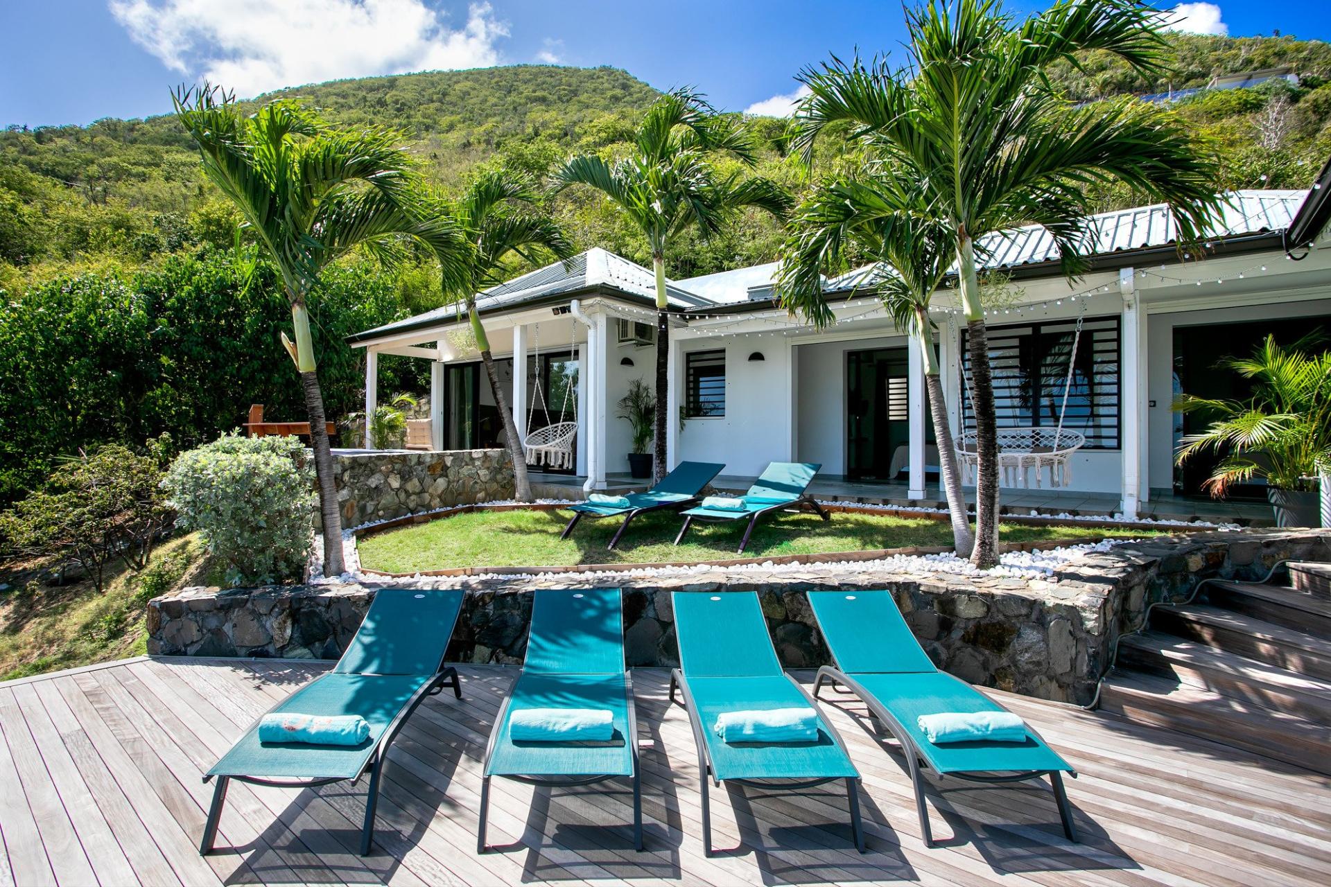 Photo 2 of the listing.