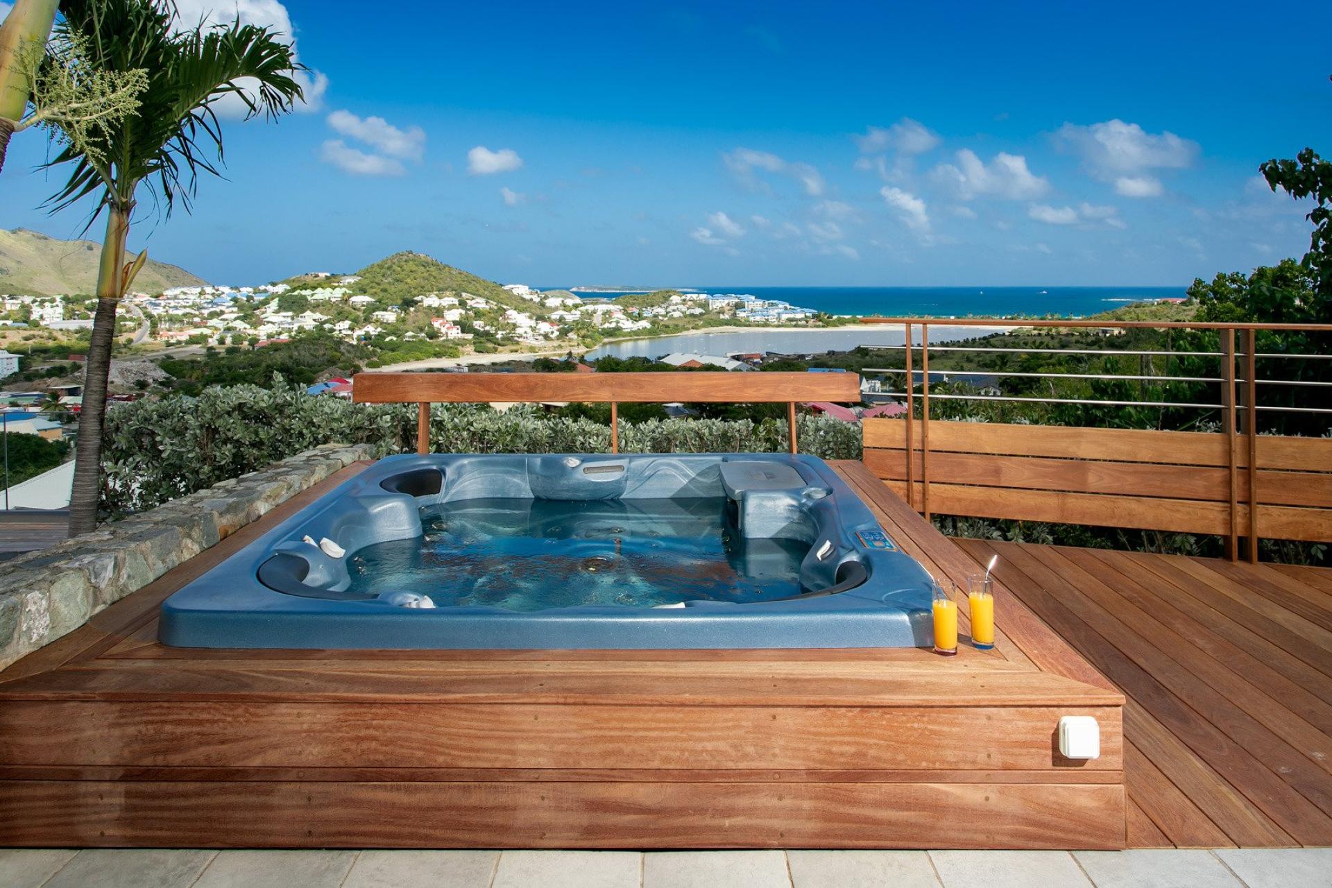 Photo 5 of the listing.