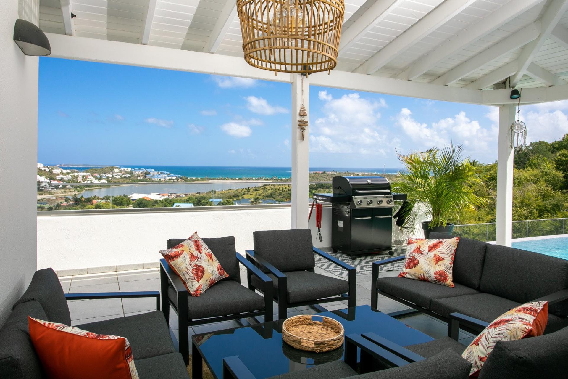 Photo 11 of the listing.