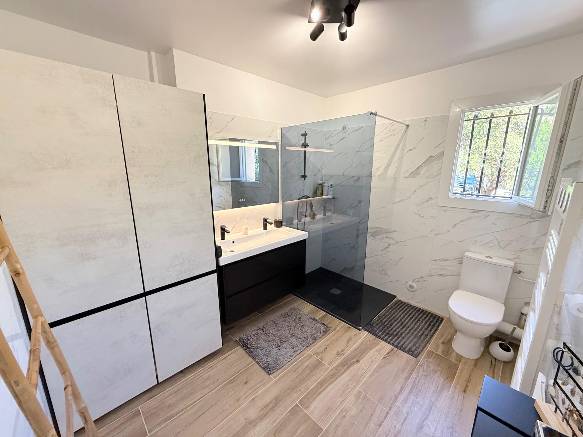 Photo 16 of the listing.