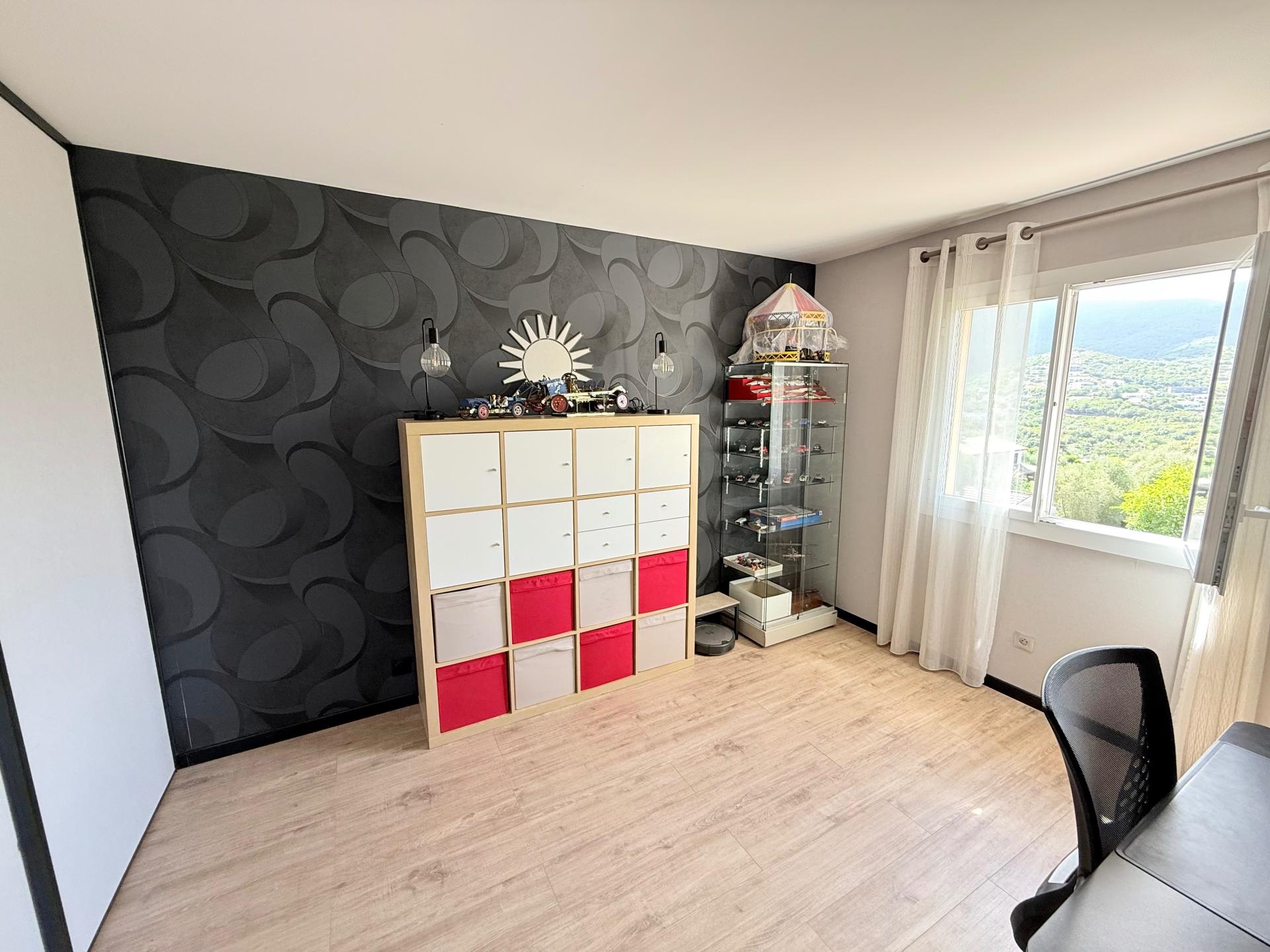 Photo 12 of the listing.