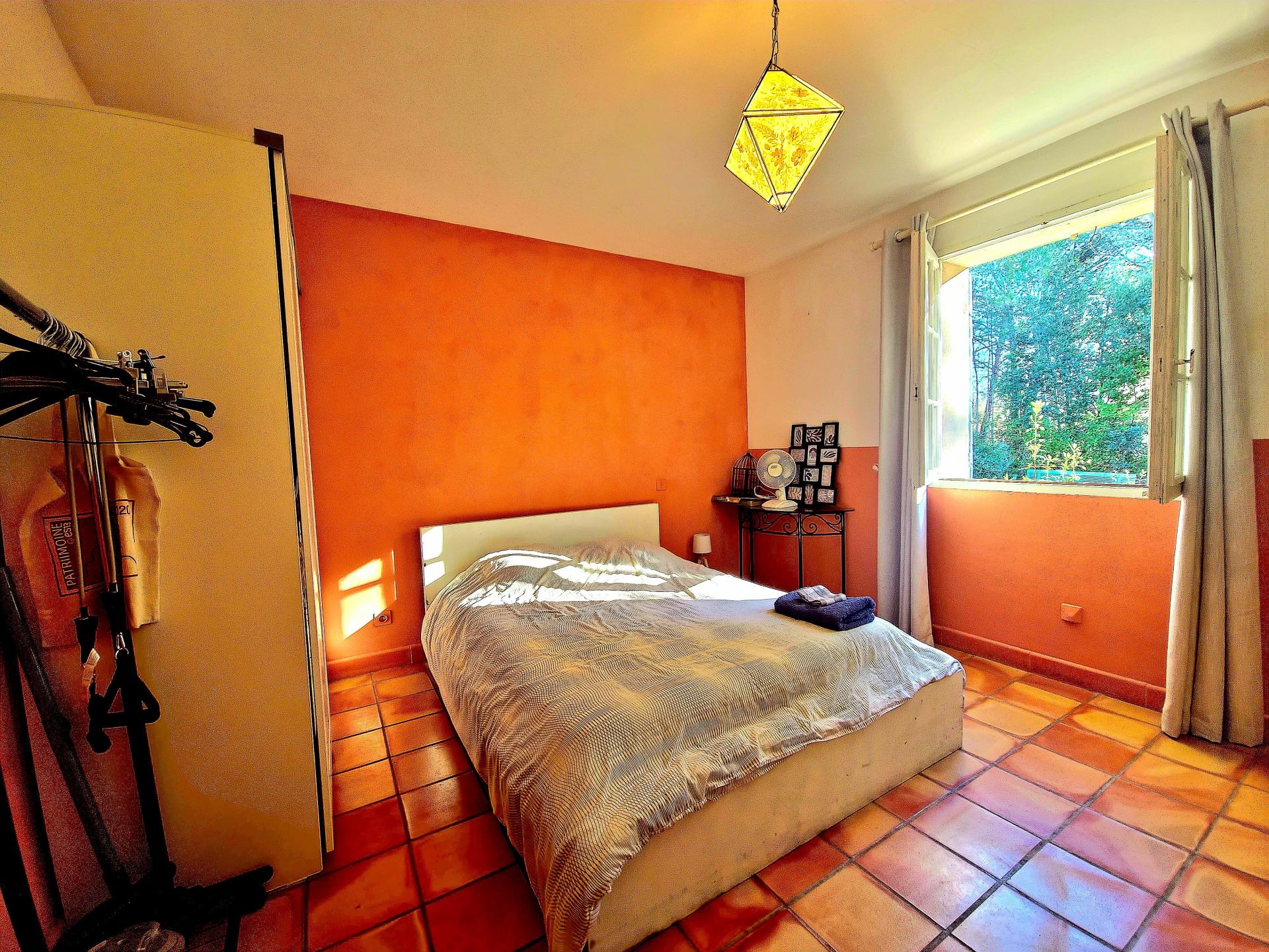 Photo 10 of the listing.