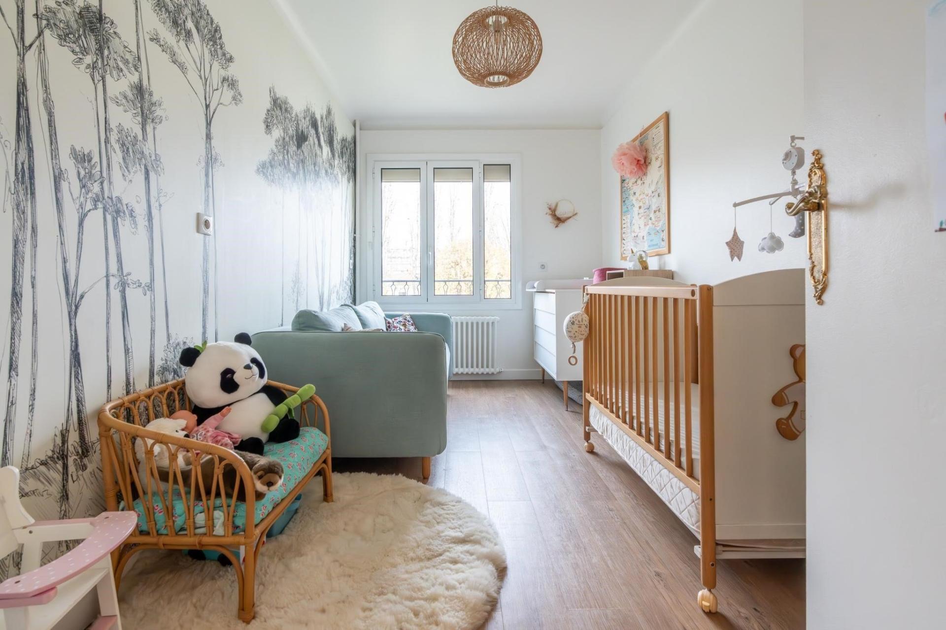 Photo 11 of the listing.