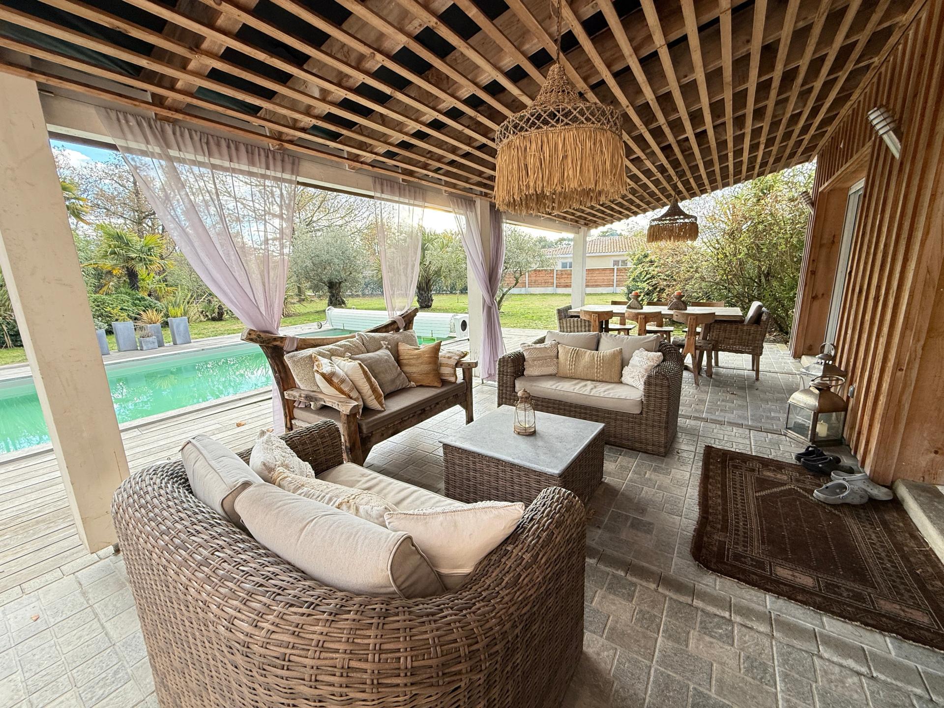 Photo 5 of the listing.