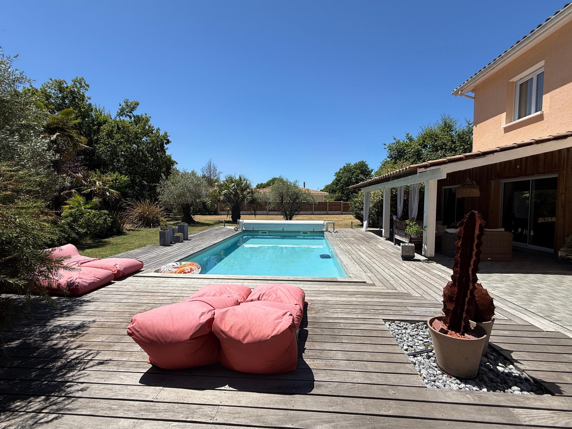 Photo 4 of the listing.