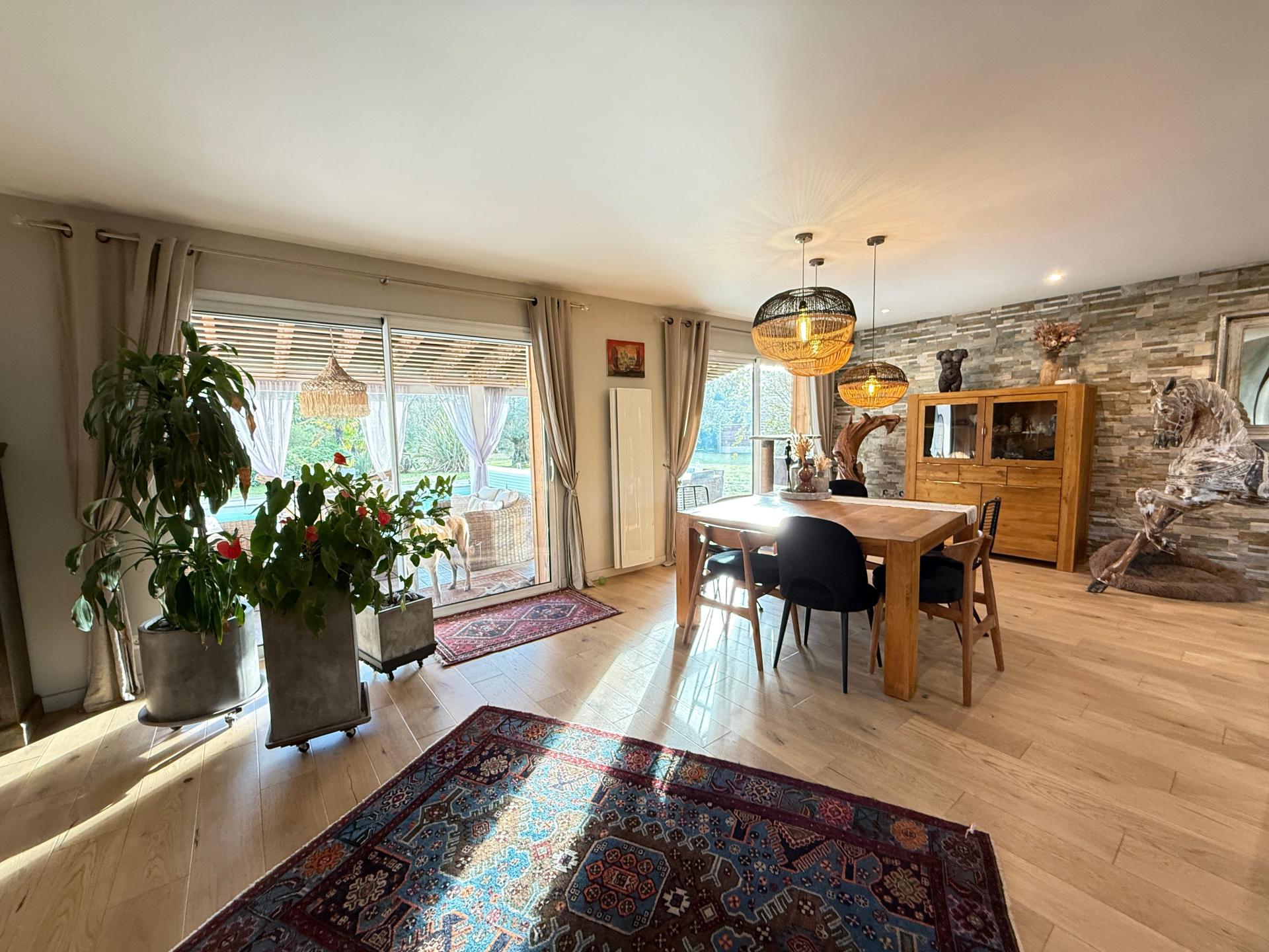 Photo 6 of the listing.