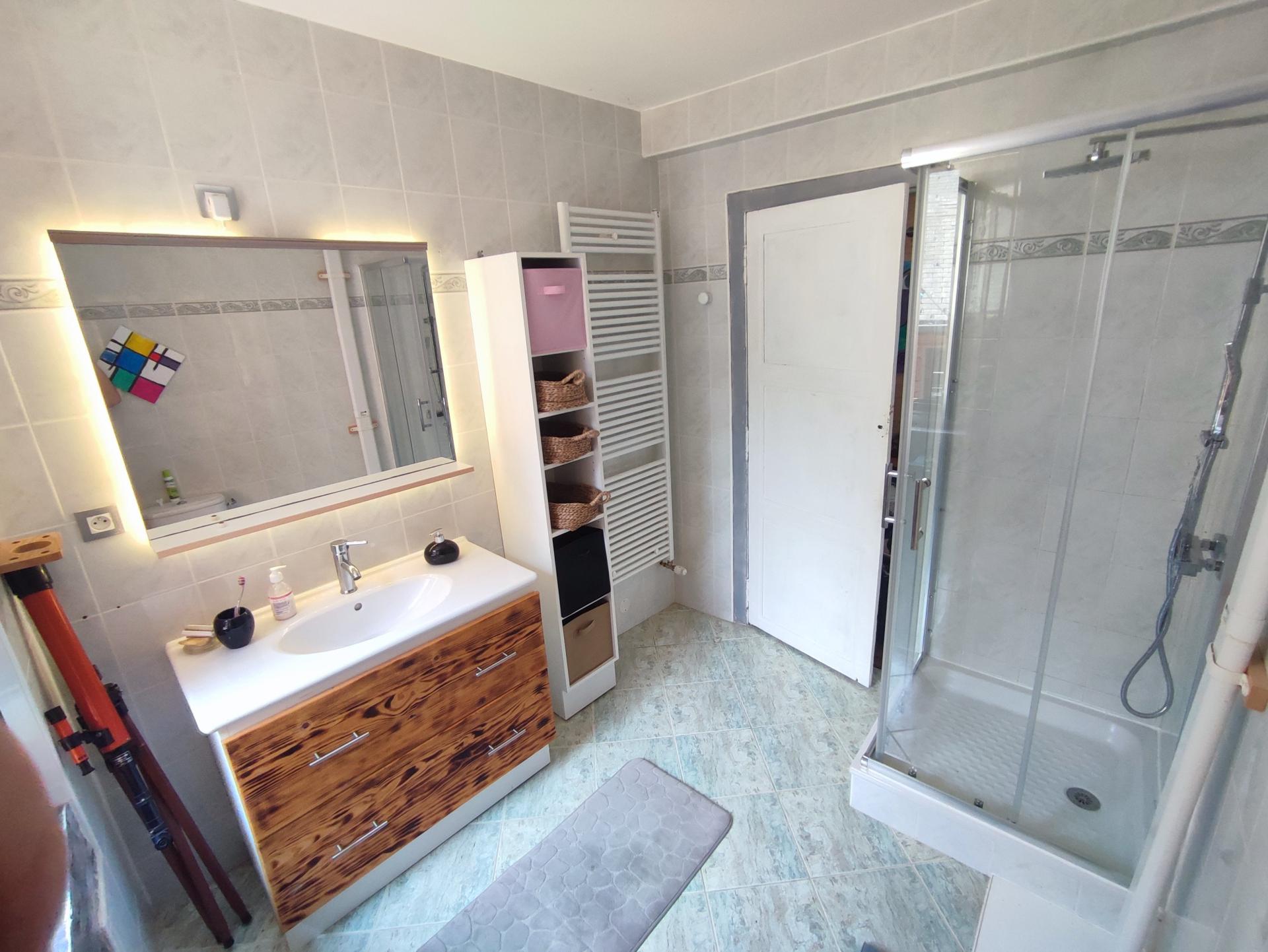 Photo 9 of the listing.