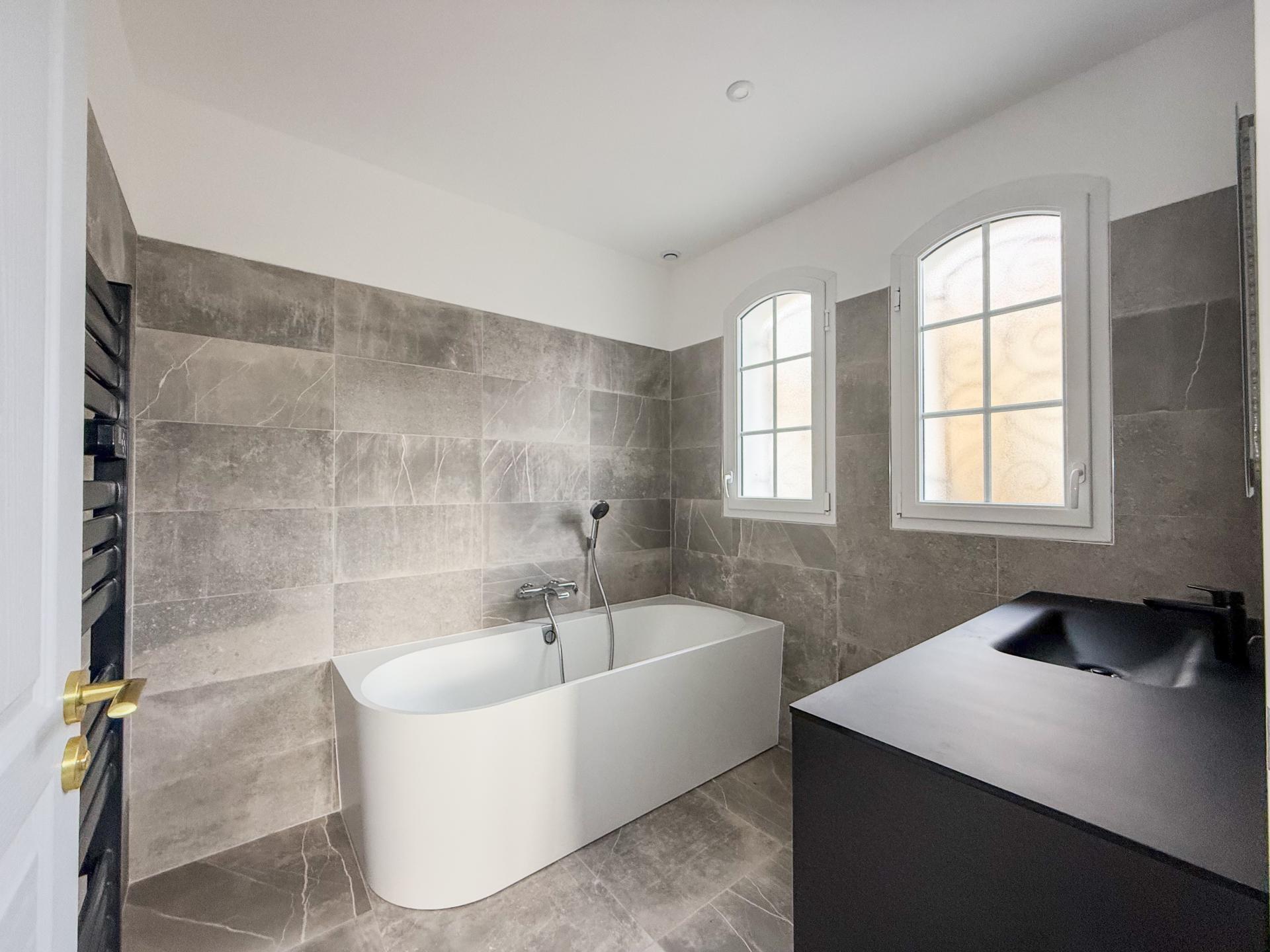 Photo 8 of the listing.