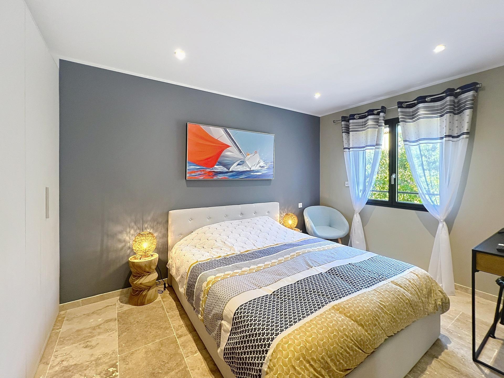 Photo 11 of the listing.