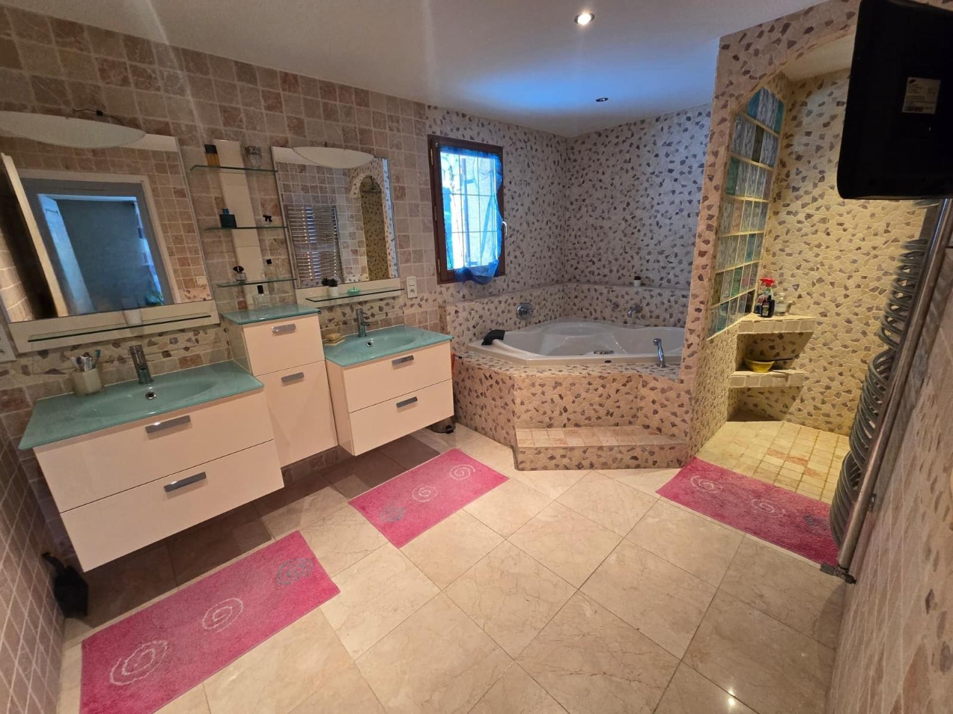 Photo 16 de l'annonce.