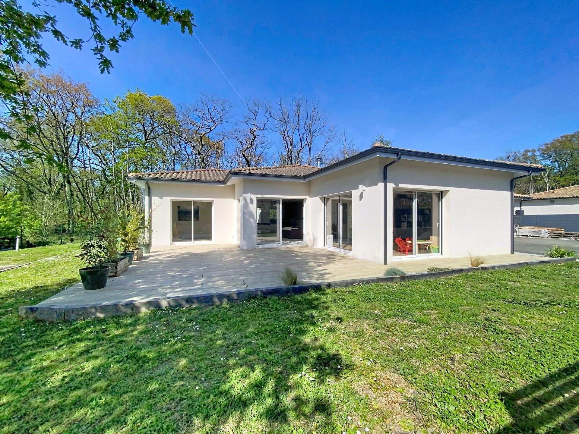 Photo 7 of the listing.