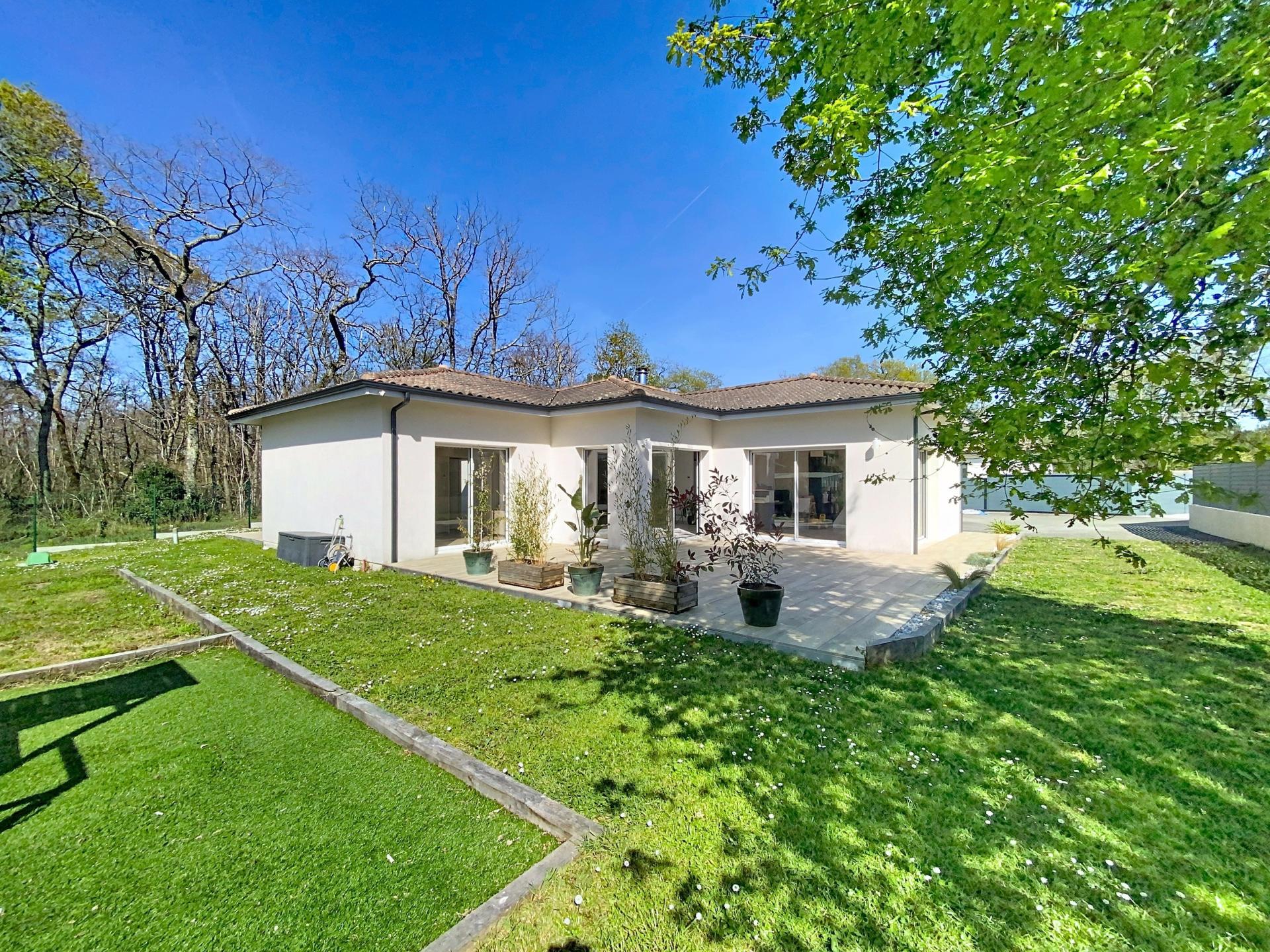 Photo 12 of the listing.