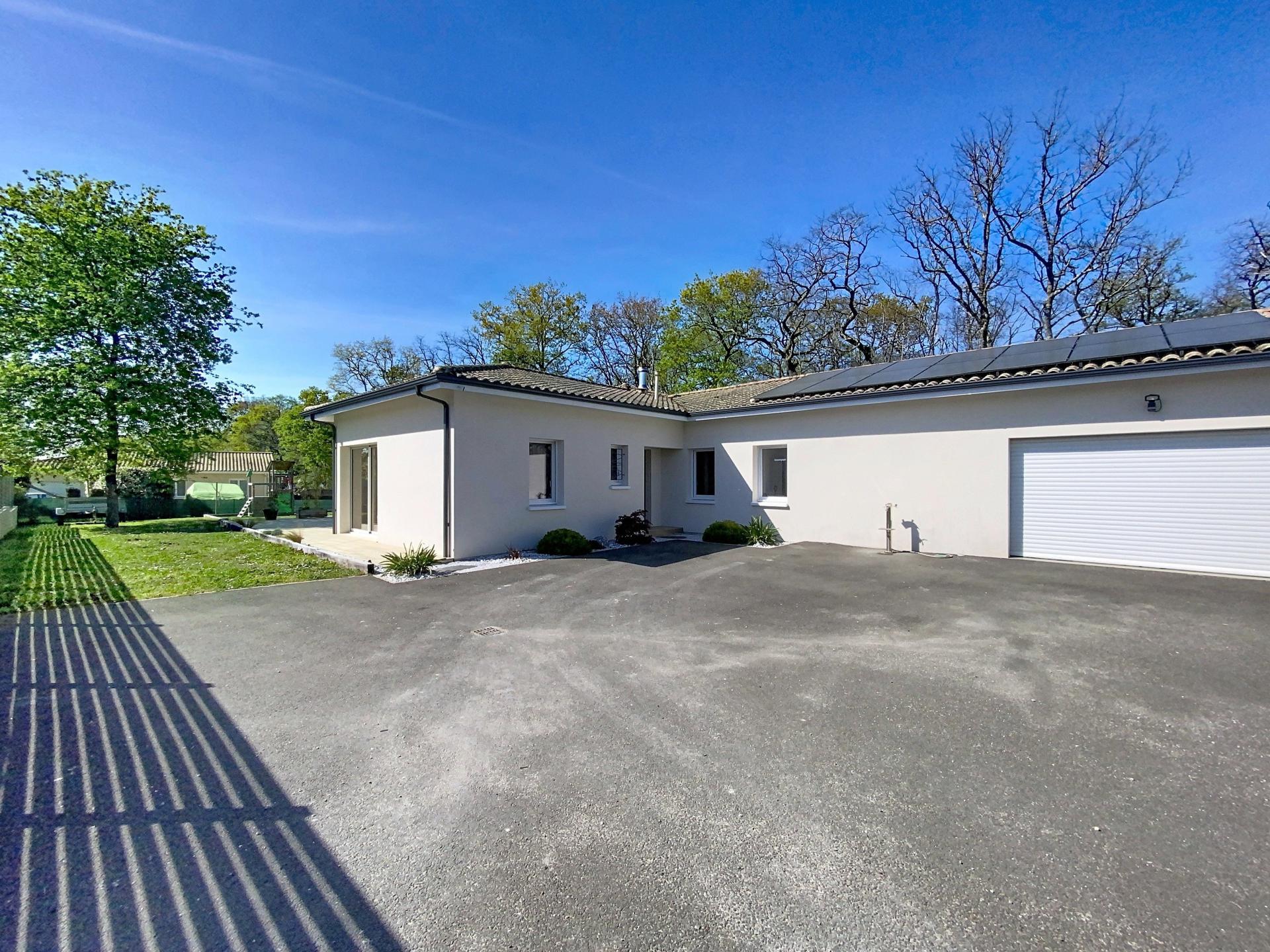 Photo 13 of the listing.