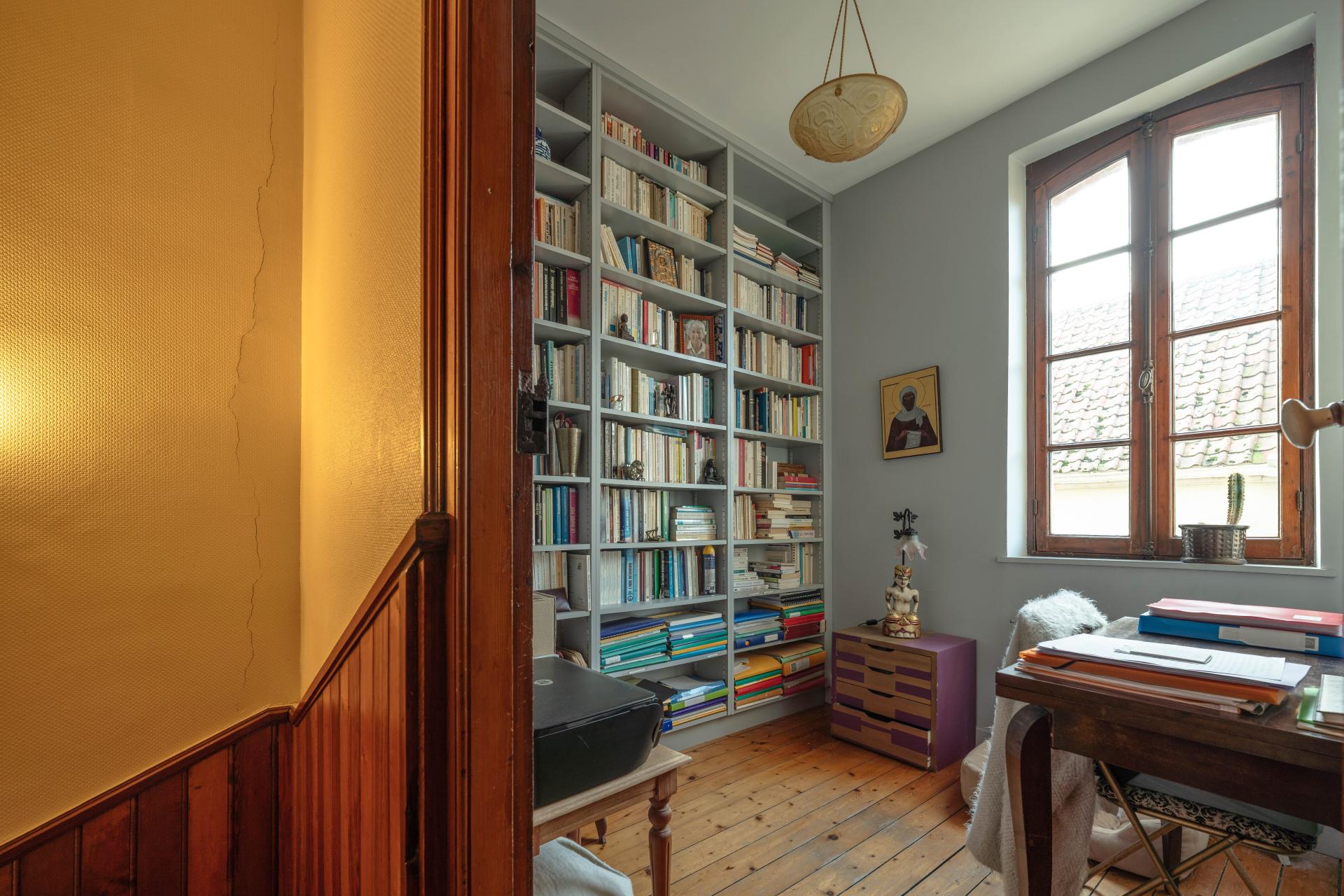 Photo 5 of the listing.