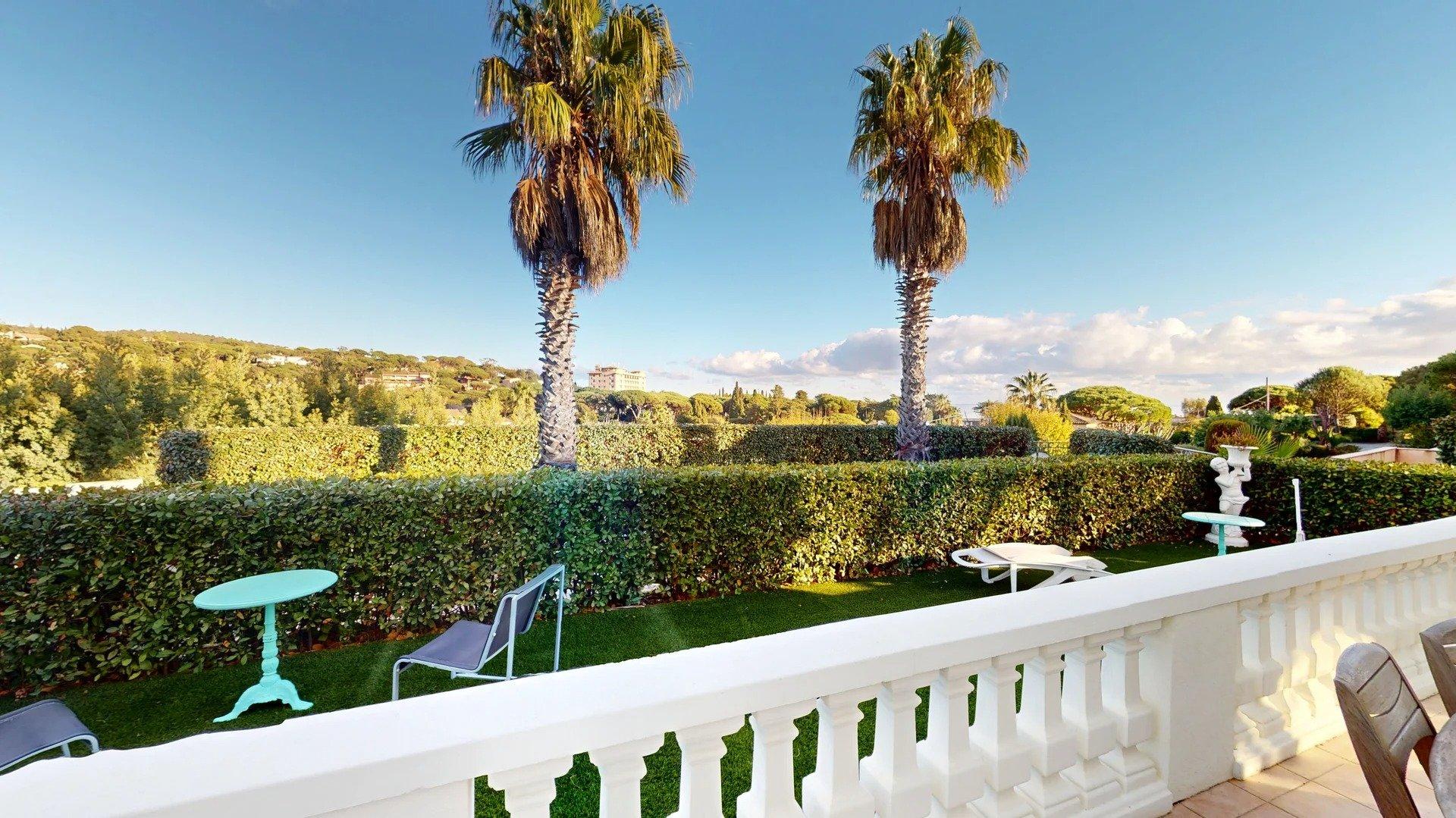 Photo 2 of the listing.