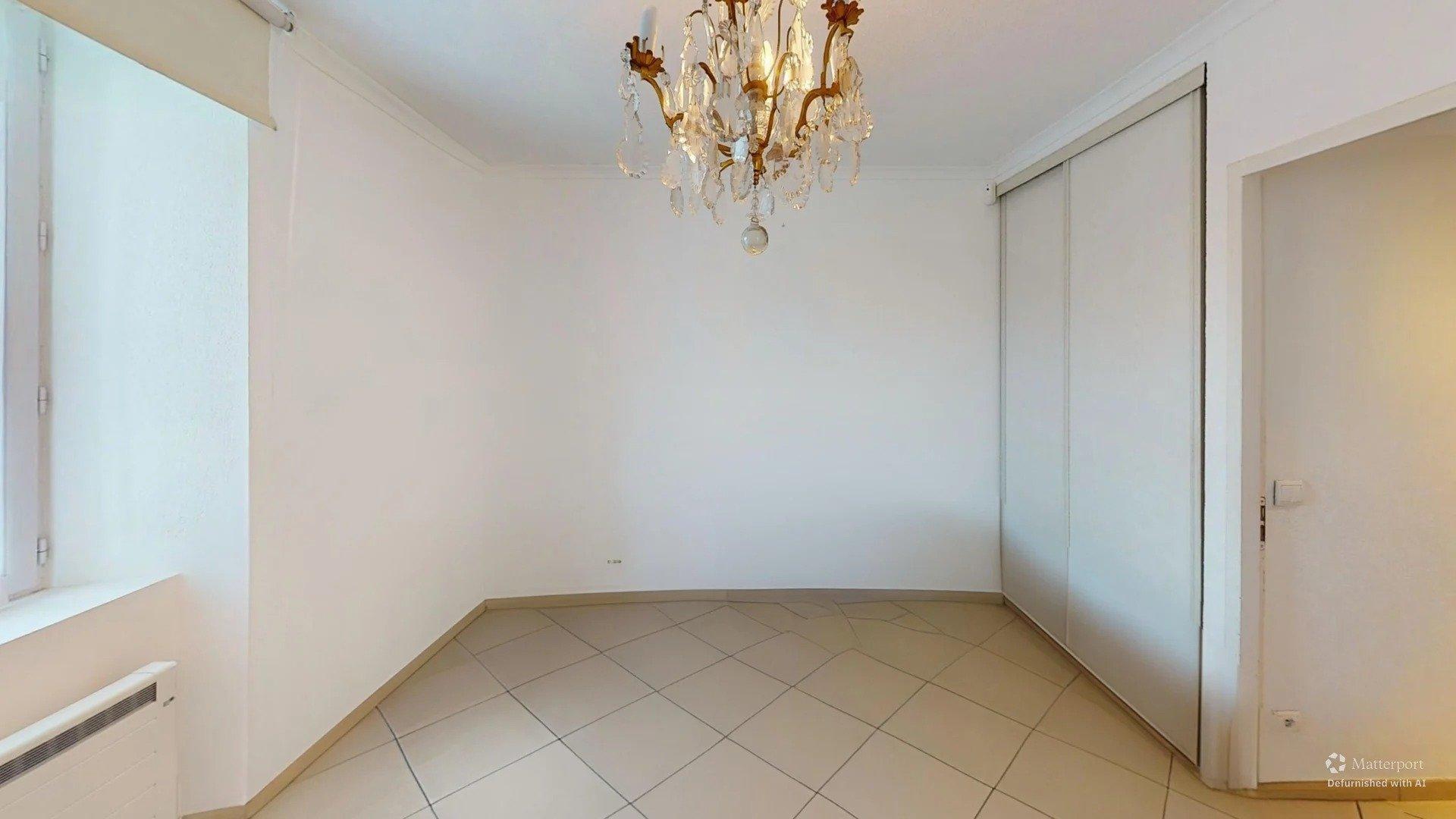 Photo 11 of the listing.