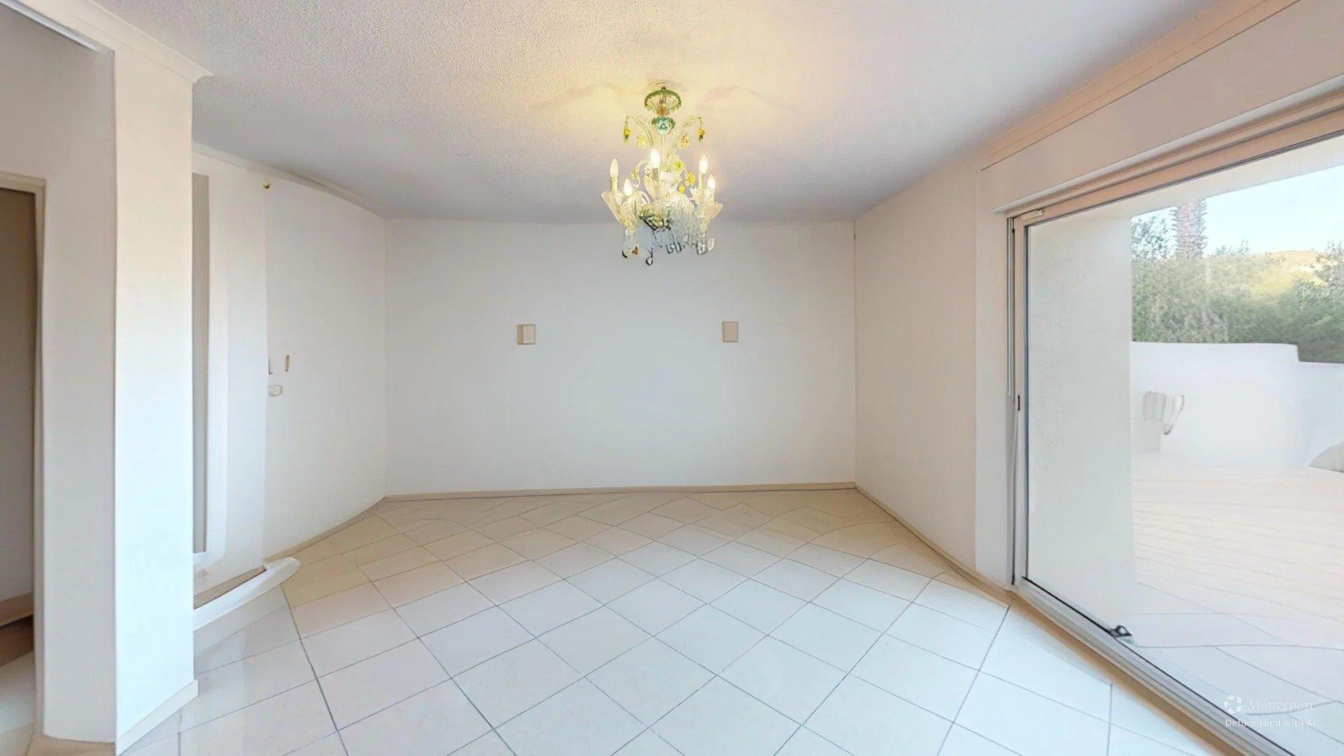 Photo 5 of the listing.