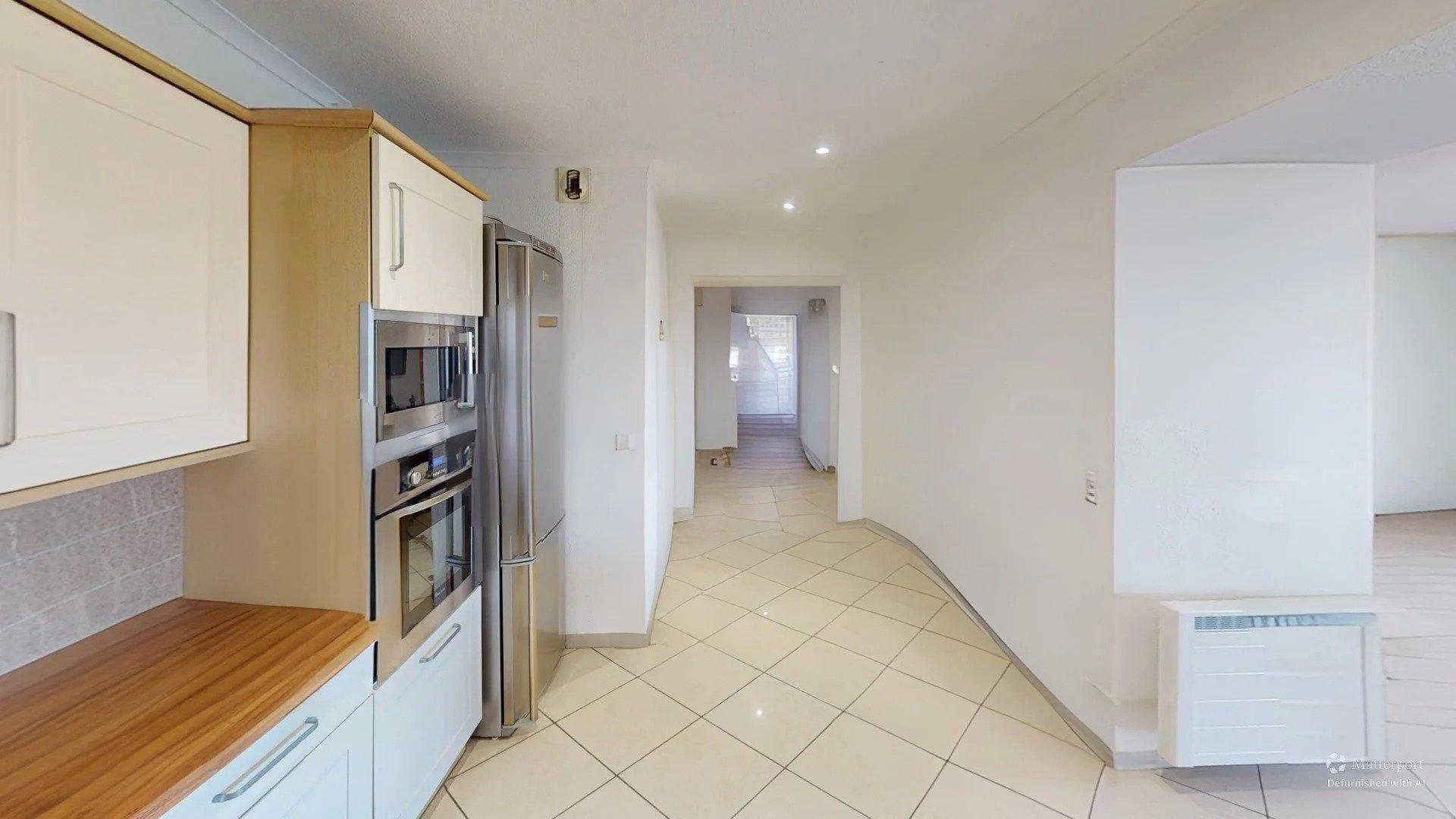 Photo 8 of the listing.