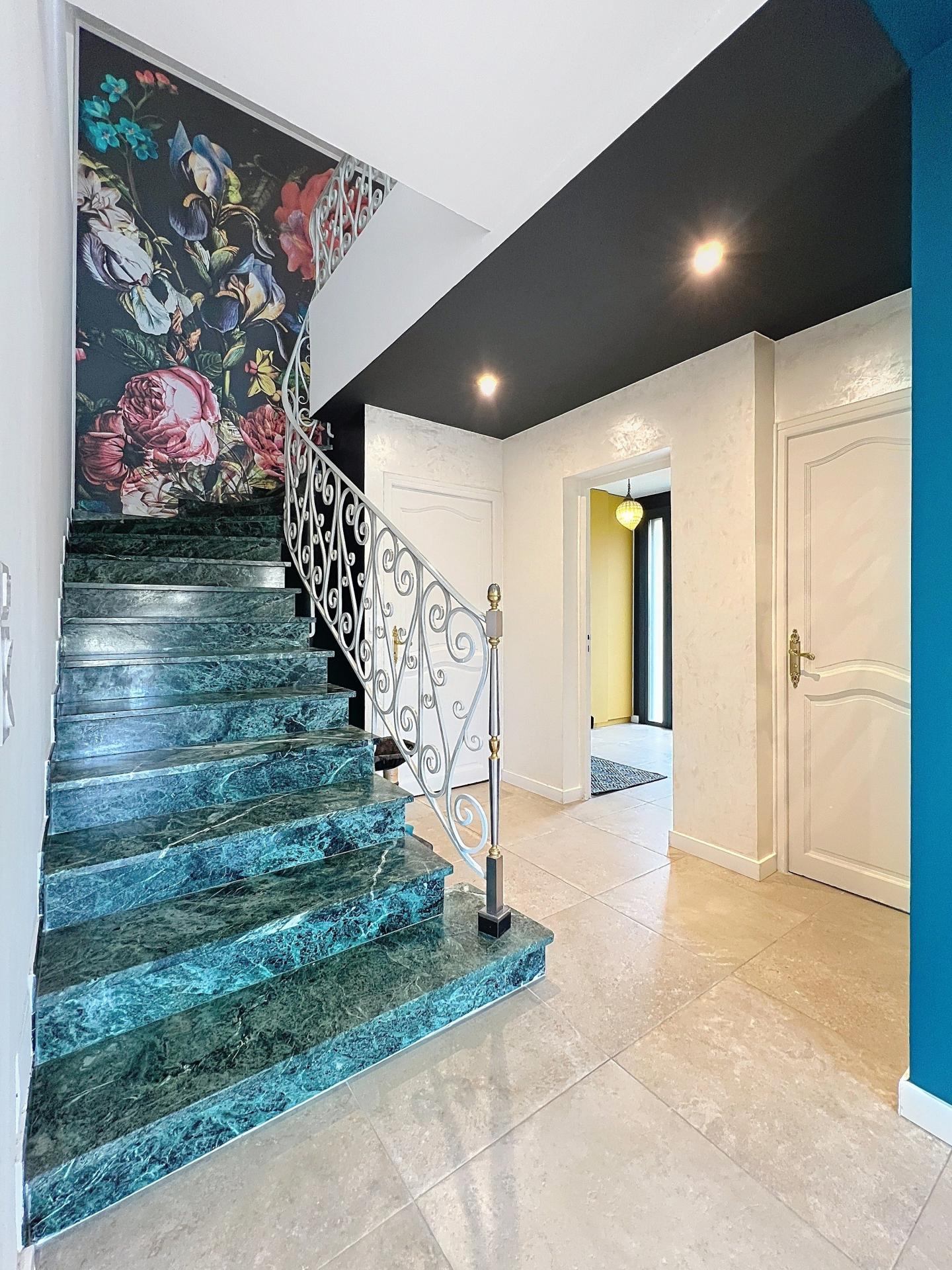 Photo 11 of the listing.