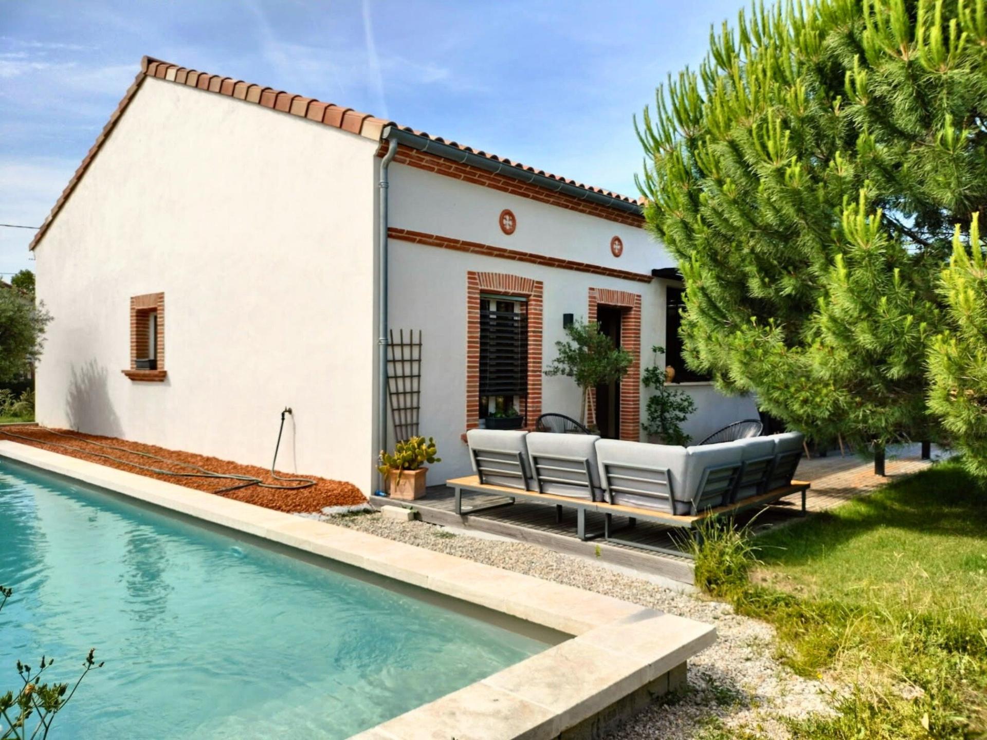 Photo 8 of the listing.