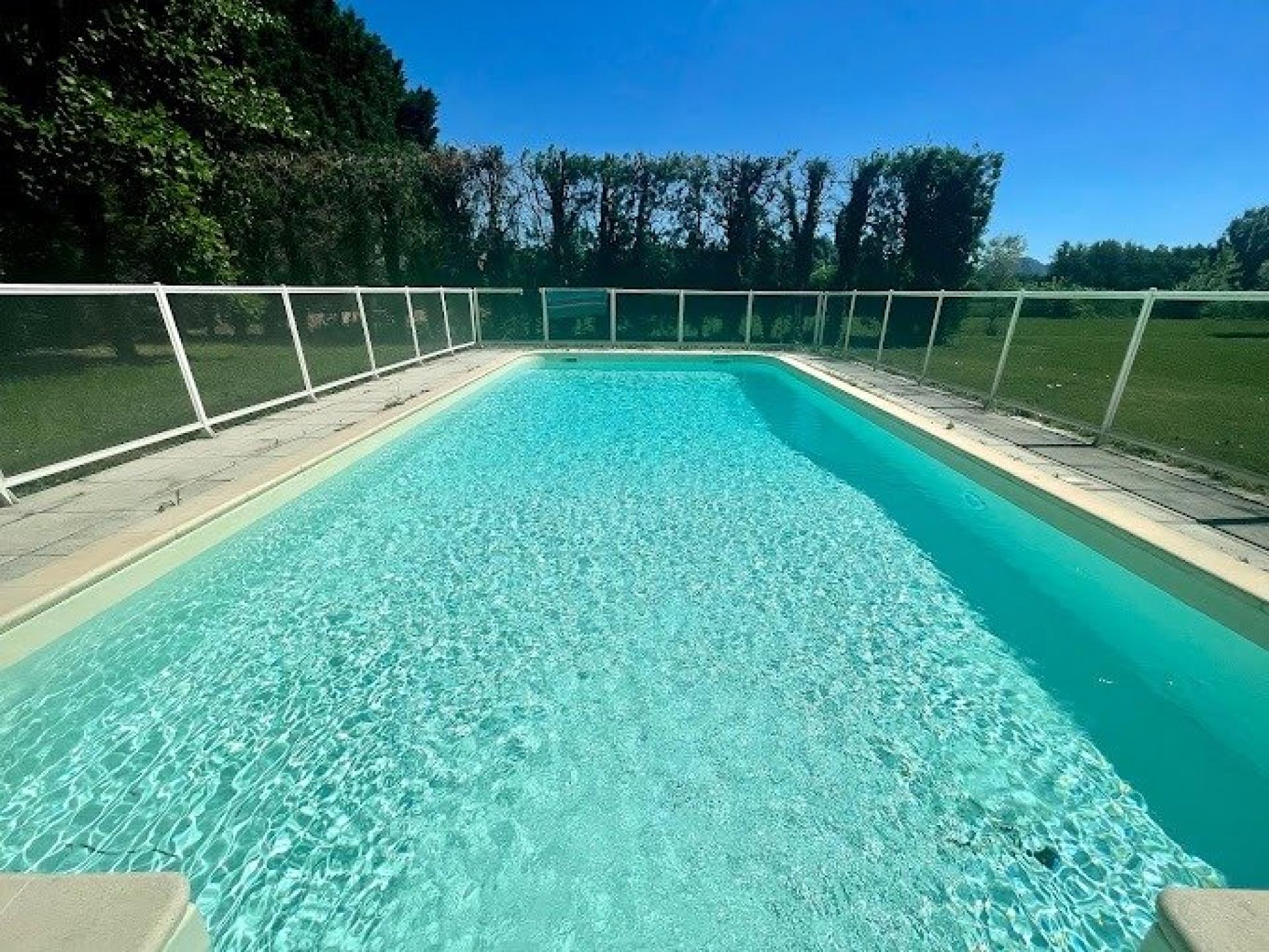 Photo 8 of the listing.