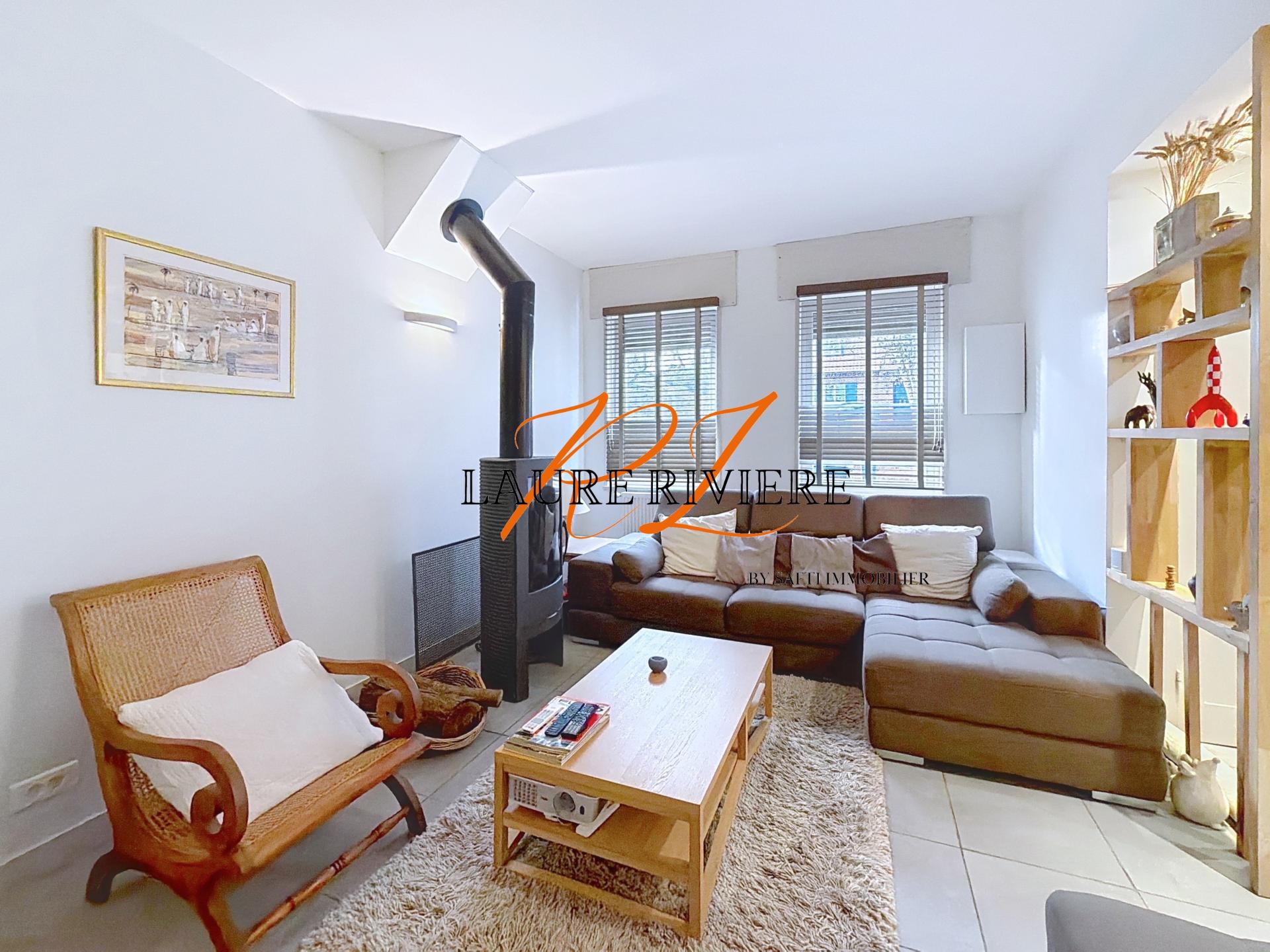 Photo 2 of the listing.