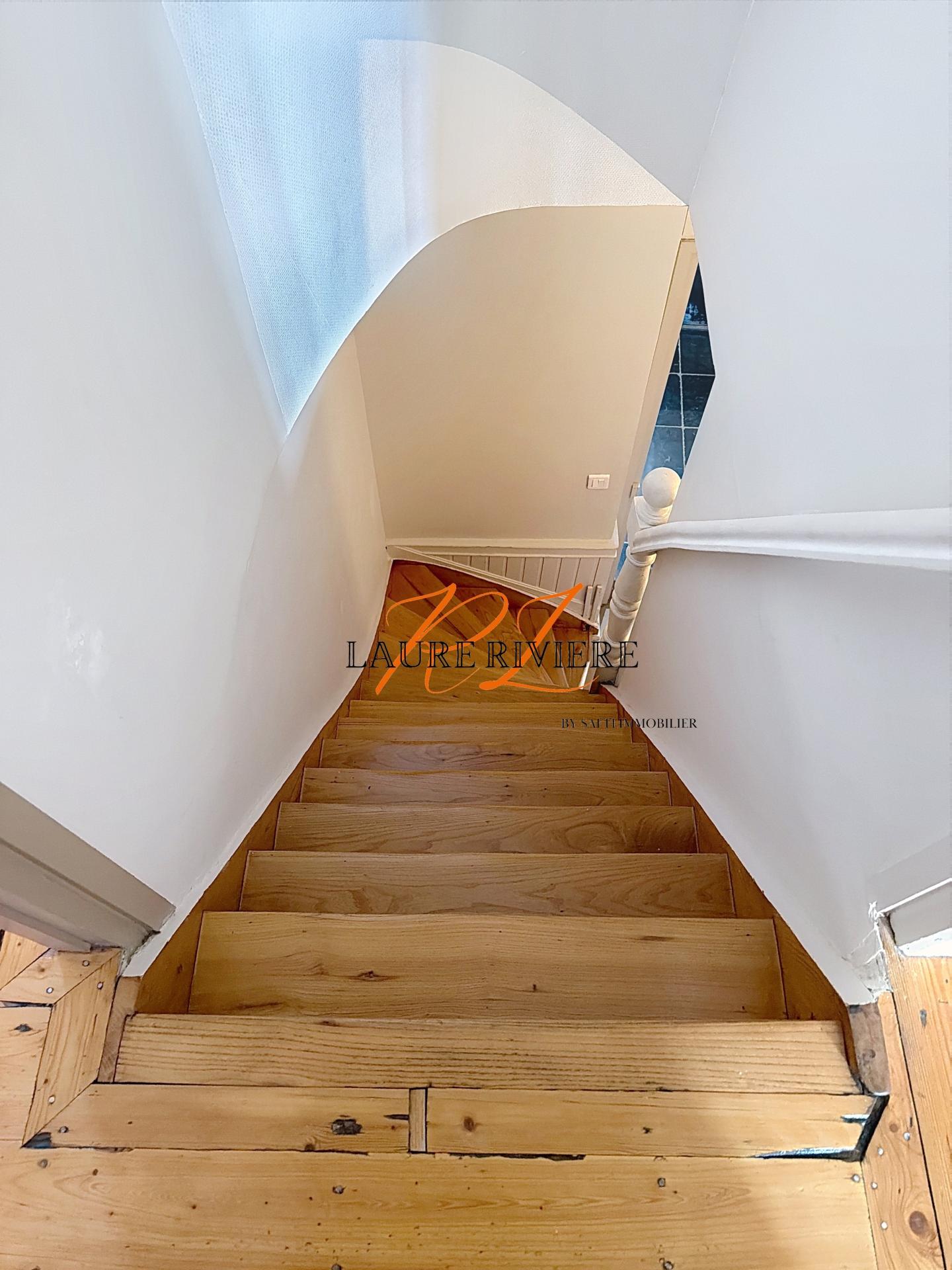 Photo 8 of the listing.