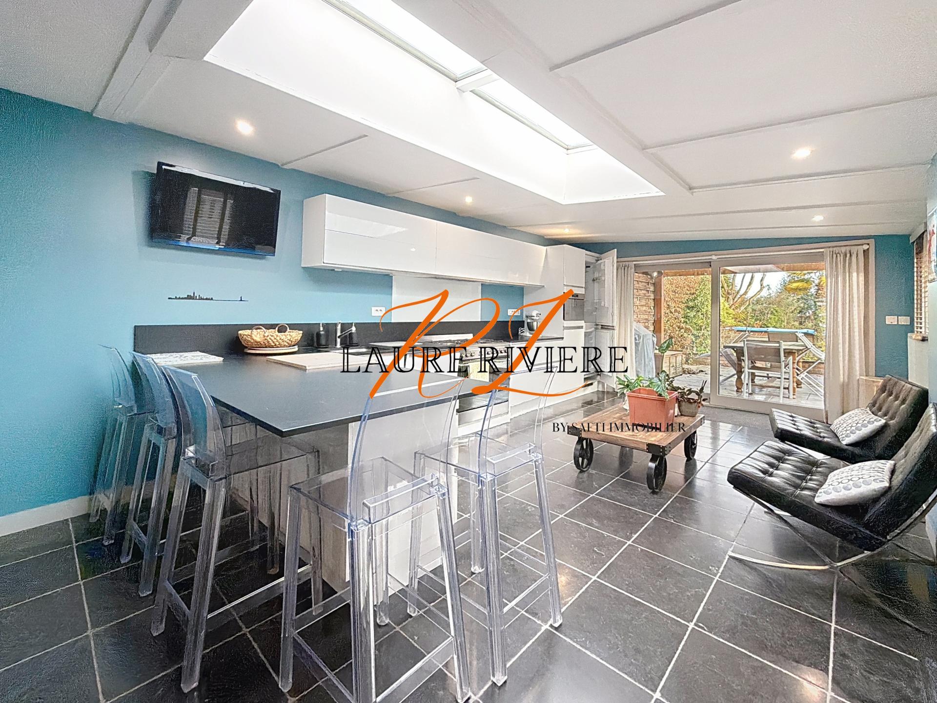 Photo 4 of the listing.