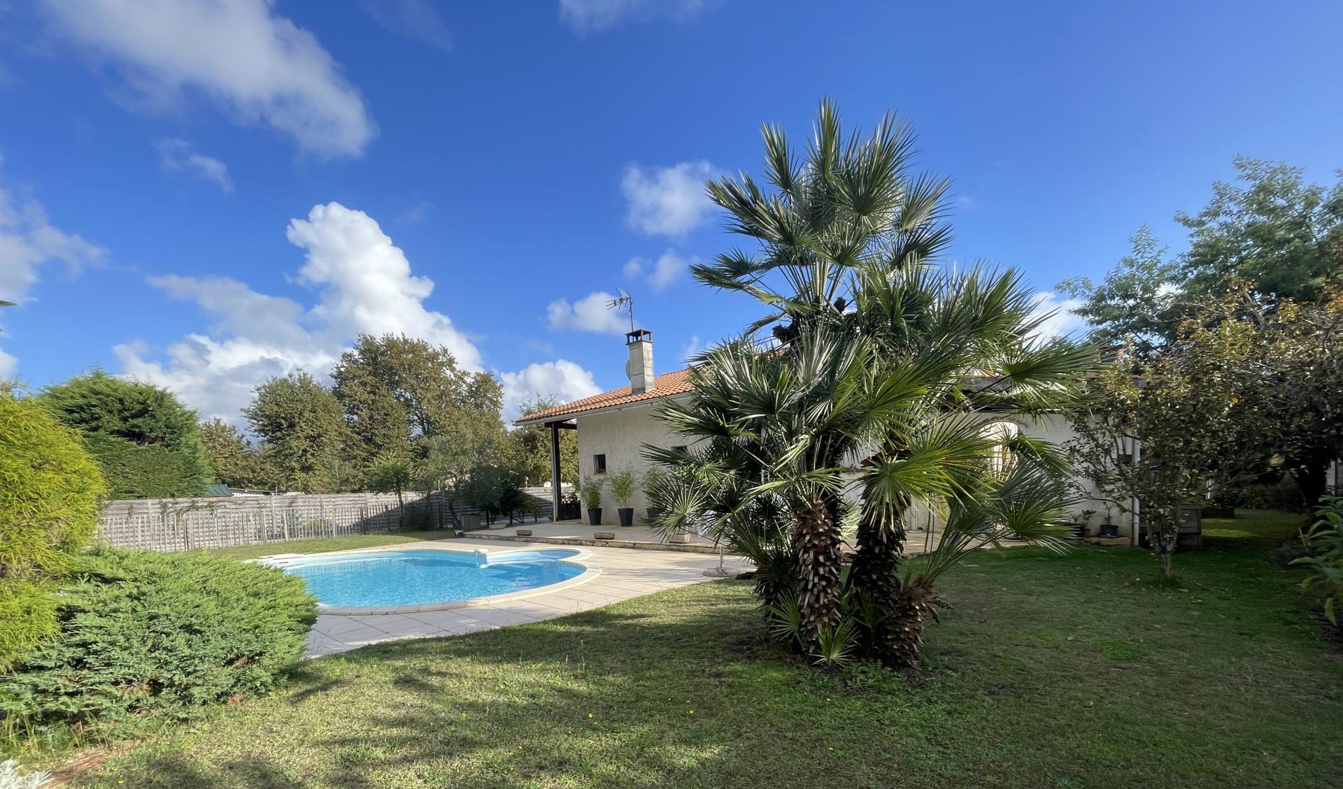 Photo 2 of the listing.