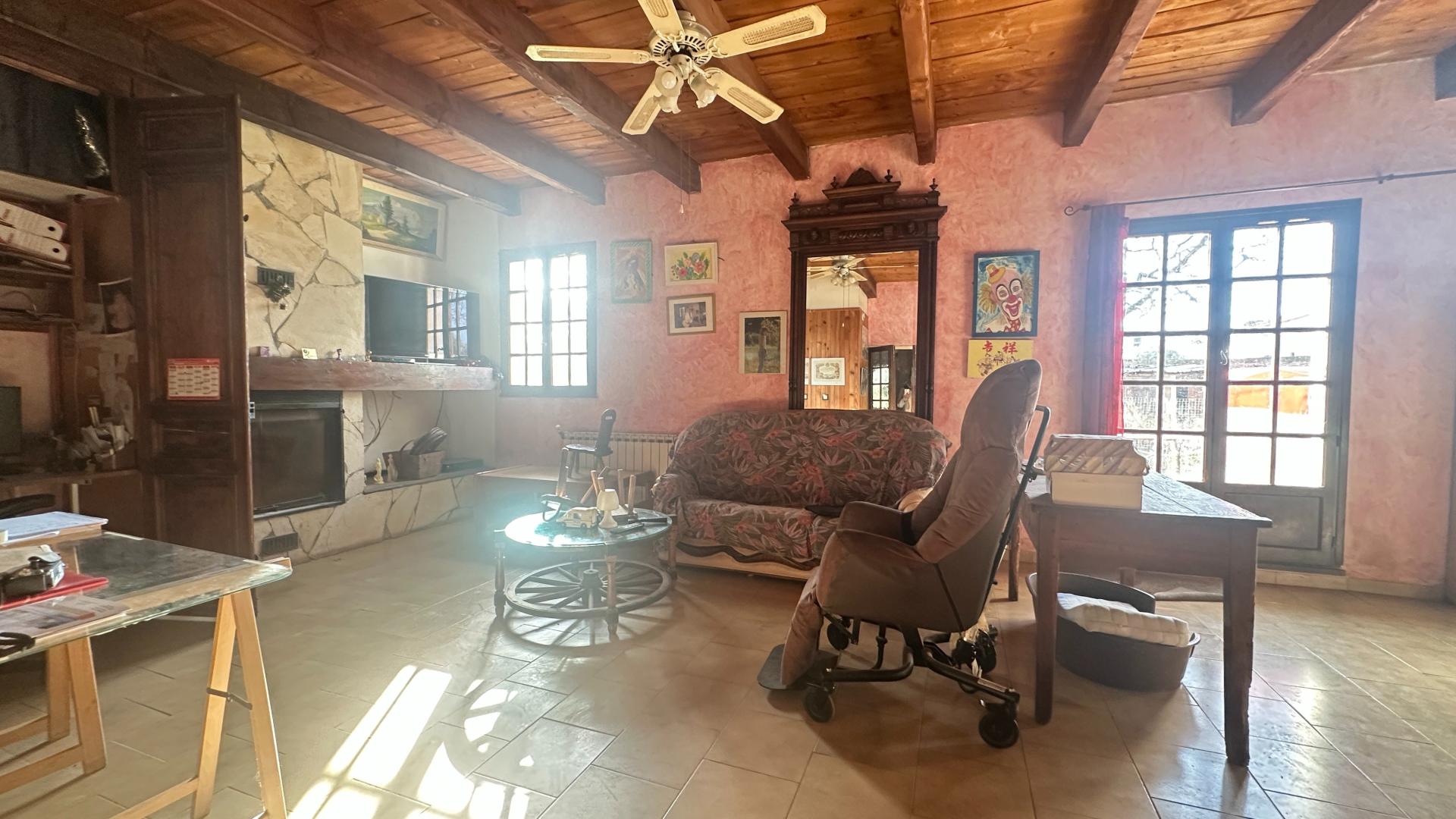 Photo 7 of the listing.