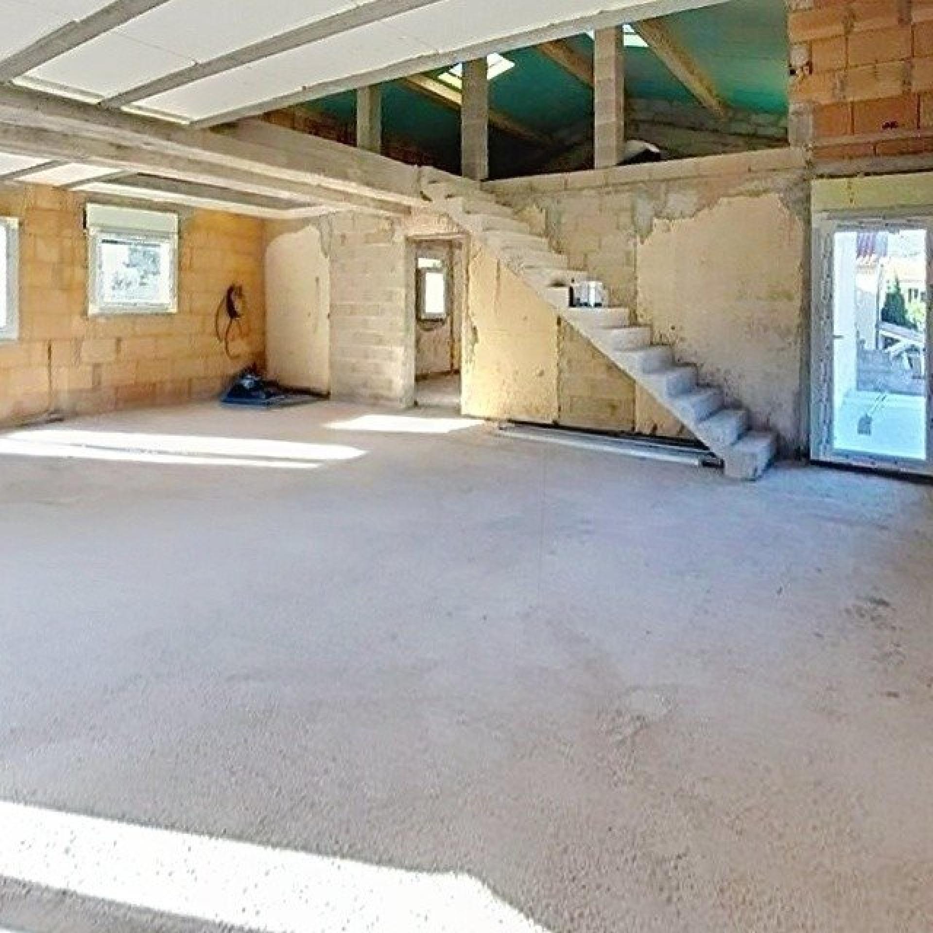 Photo 8 of the listing.