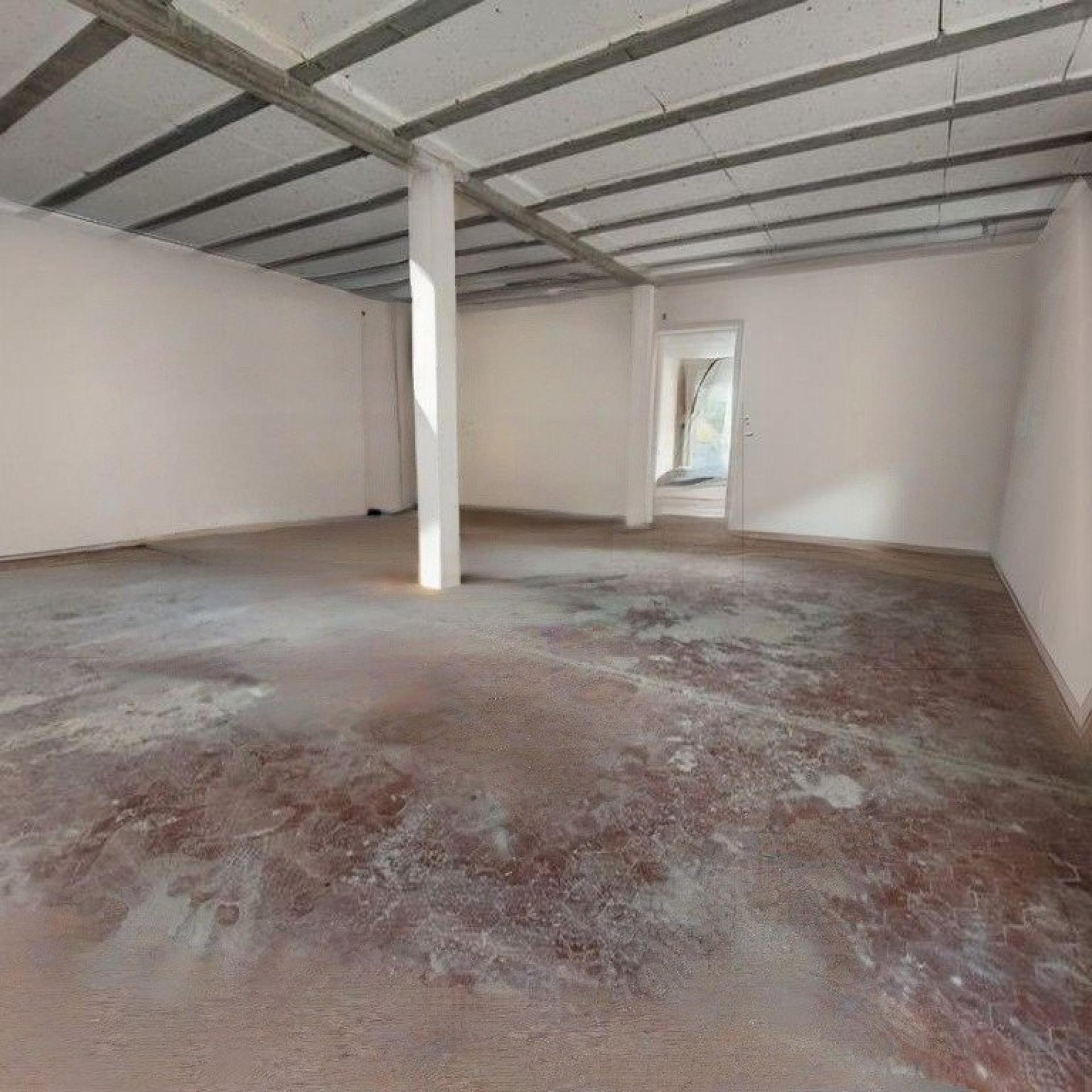 Photo 10 of the listing.