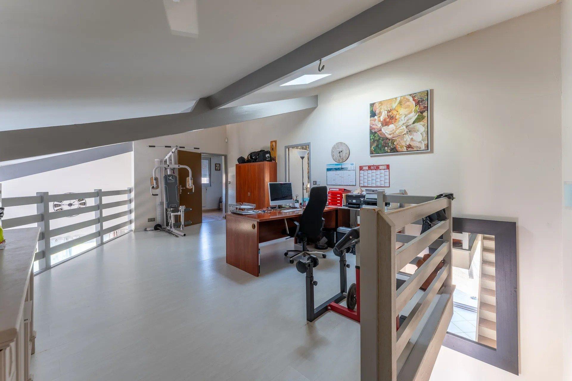 Photo 15 de l'annonce.