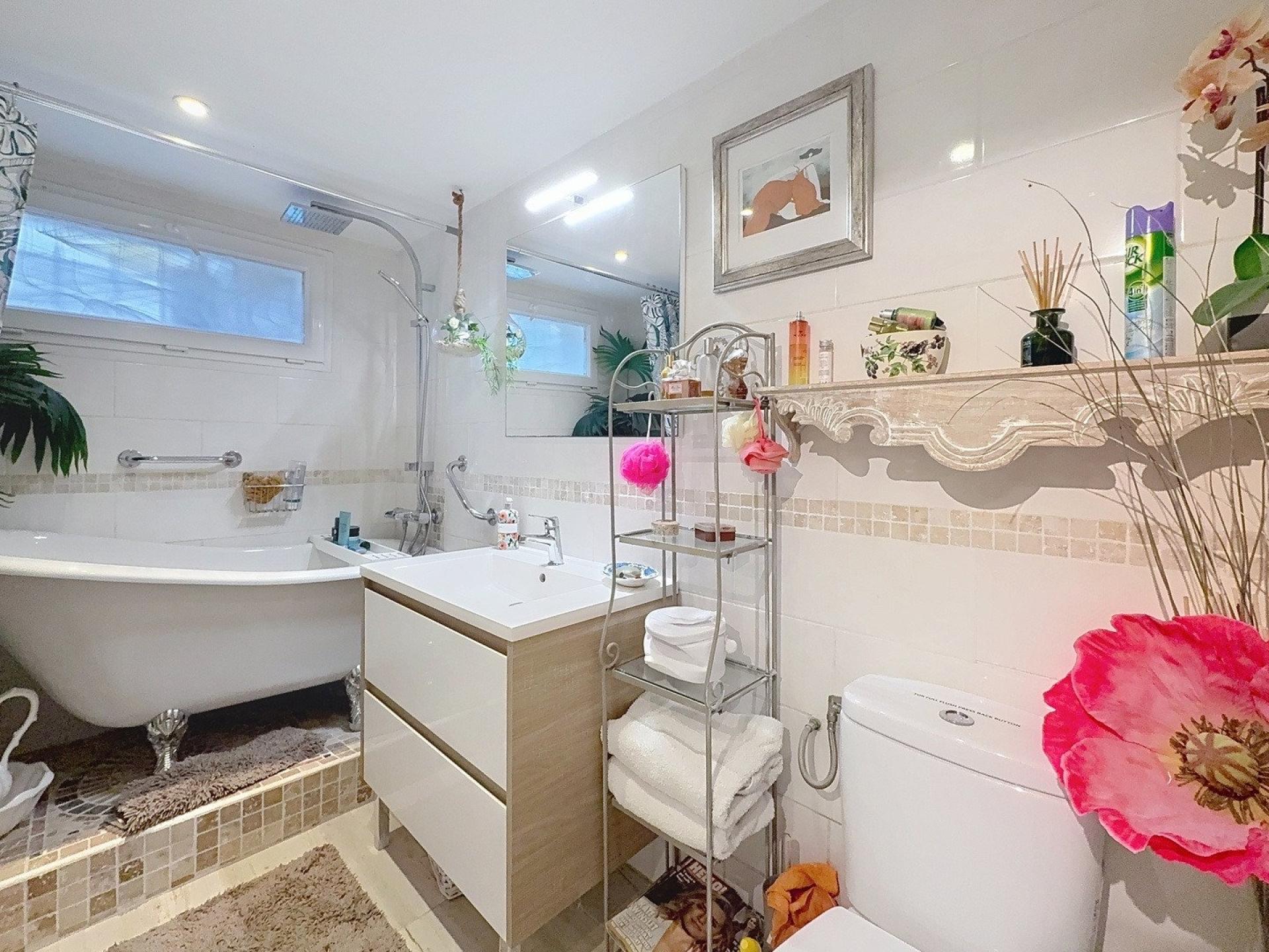 Photo 46 de l'annonce.