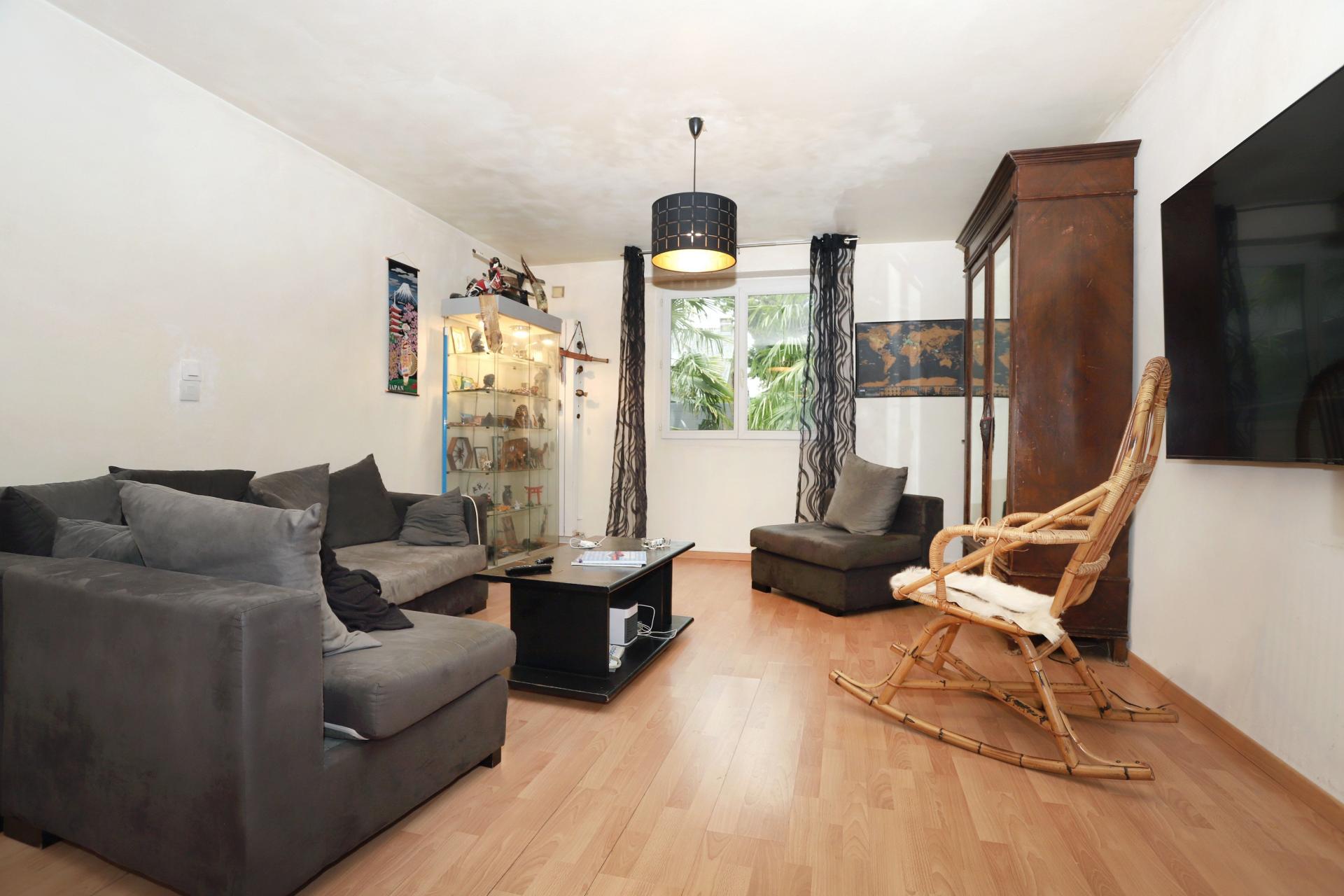 Photo 5 of the listing.