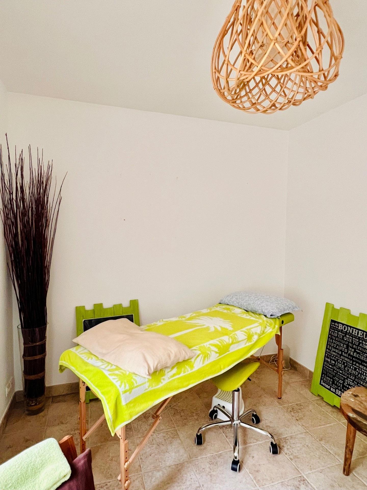 Photo 7 of the listing.