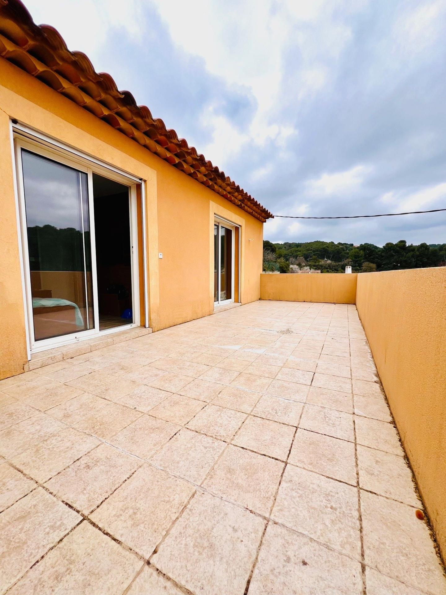 Photo 8 of the listing.