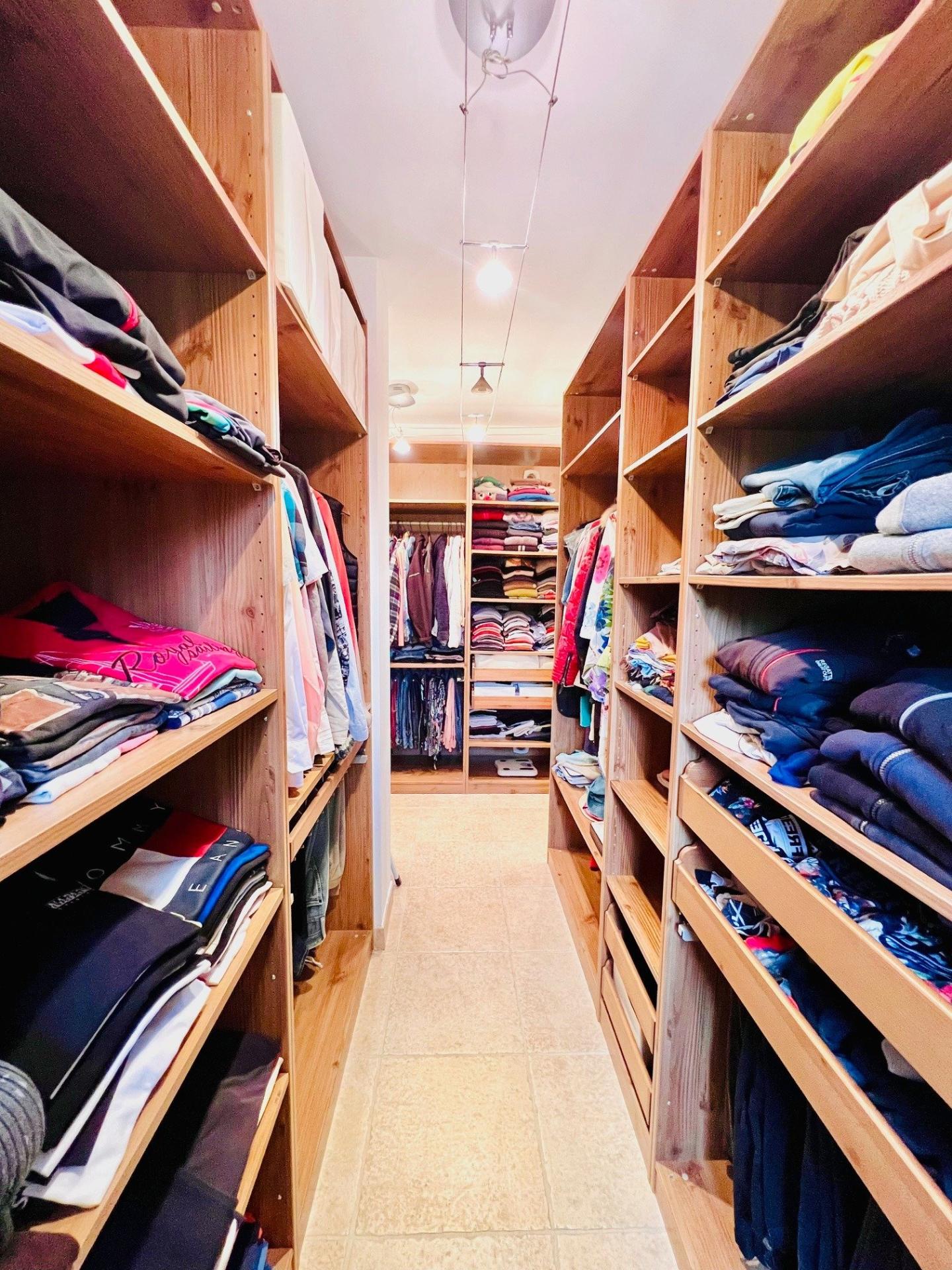 Photo 12 of the listing.