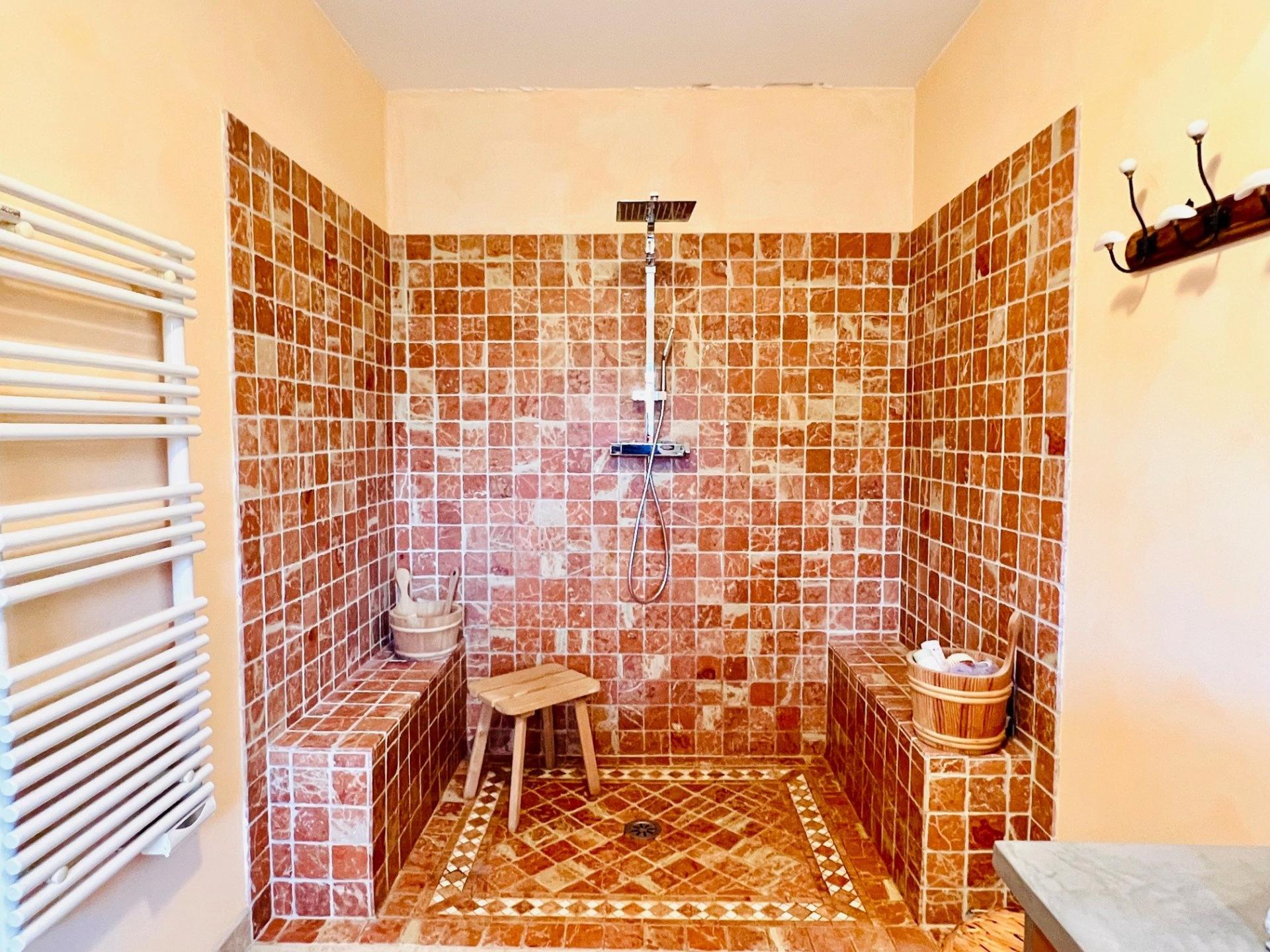 Photo 11 of the listing.