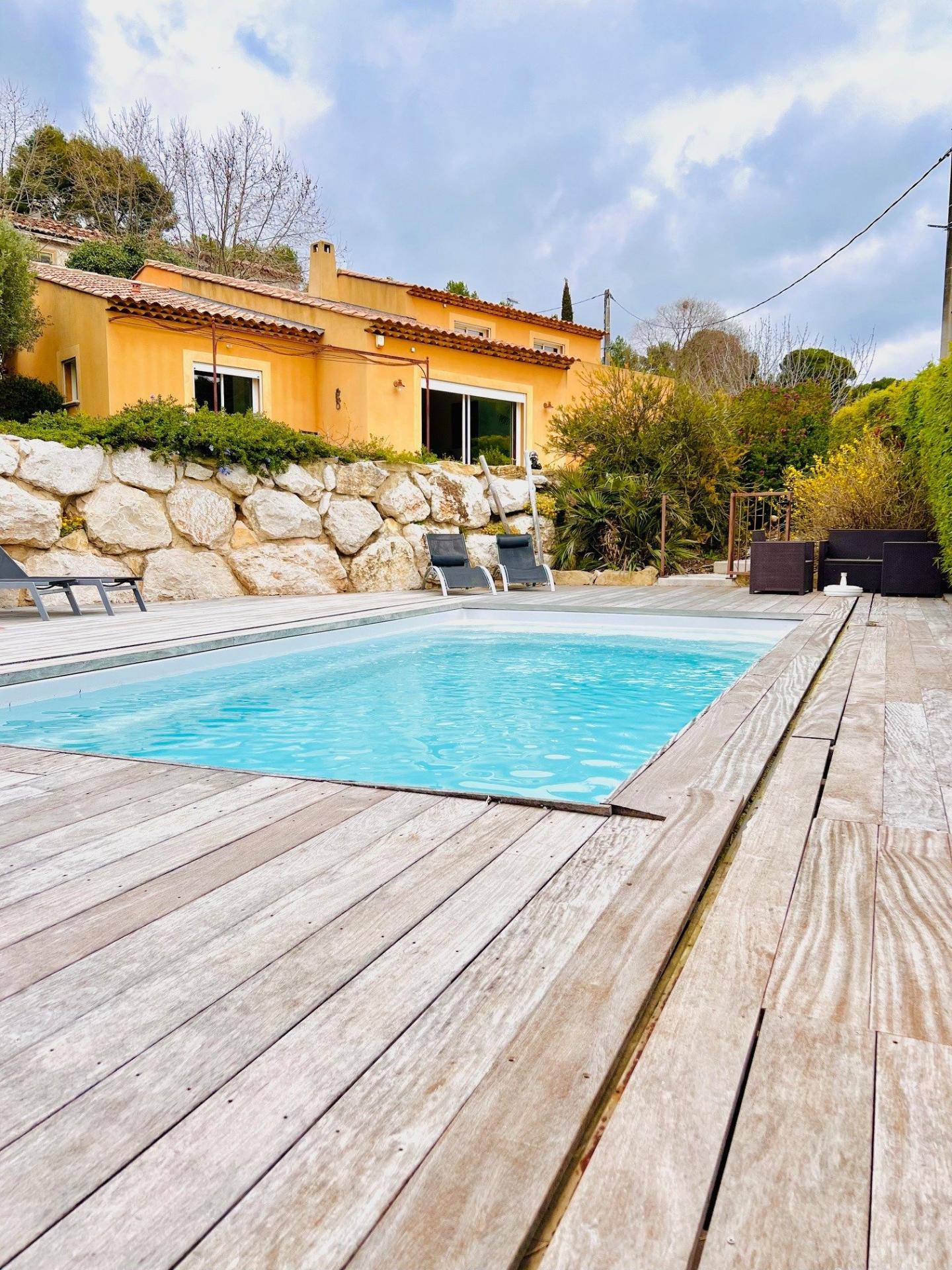 Photo 16 of the listing.