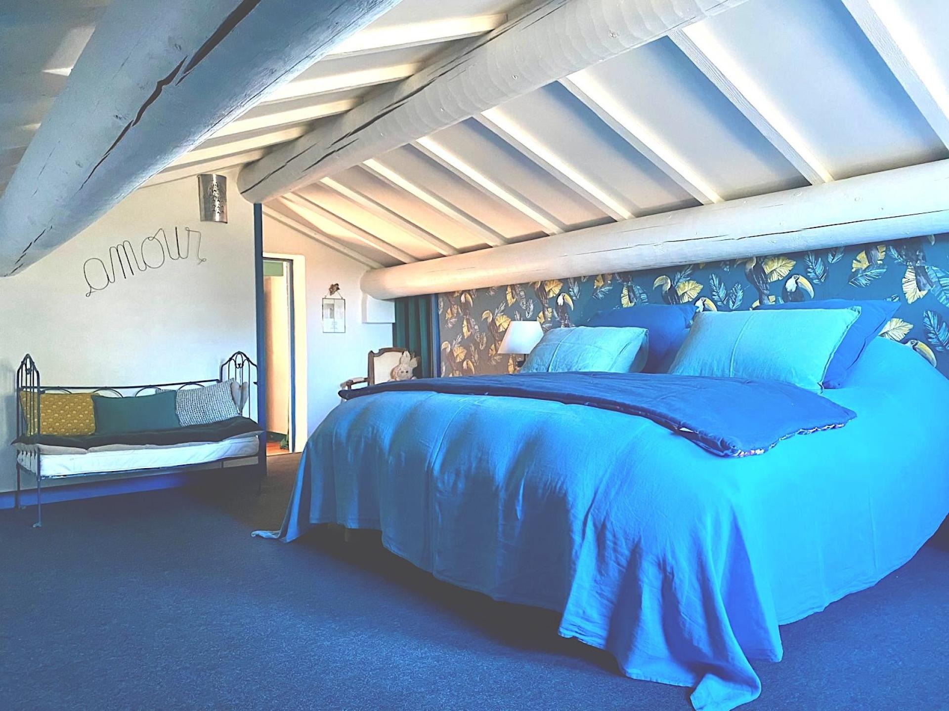 Photo 8 of the listing.